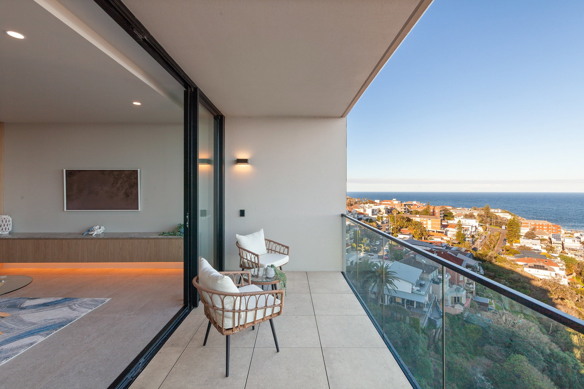 Furnished 1 Bedroom Apartment in Tamarama
