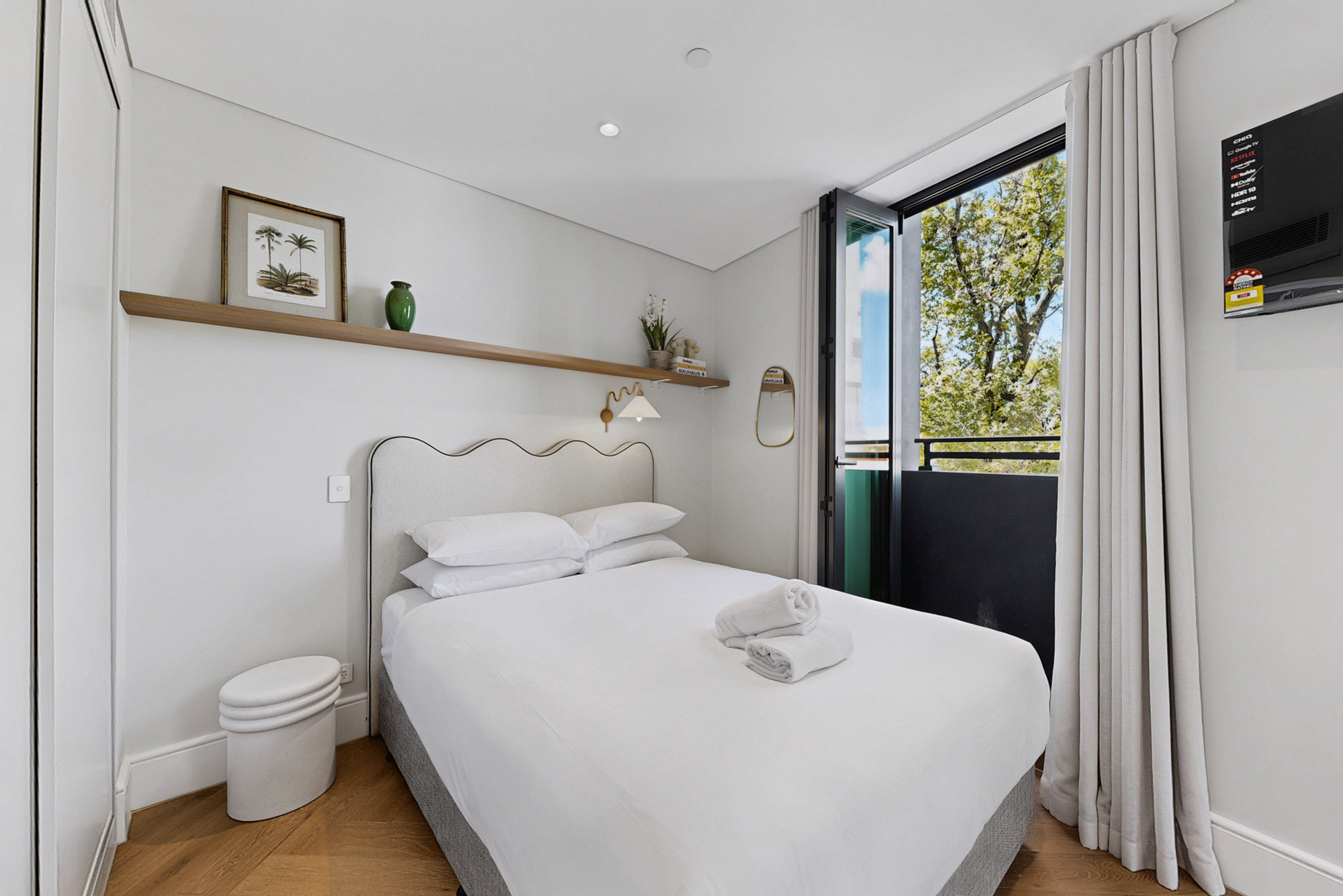Furnished 1 Bedroom Apartment in Potts Point
