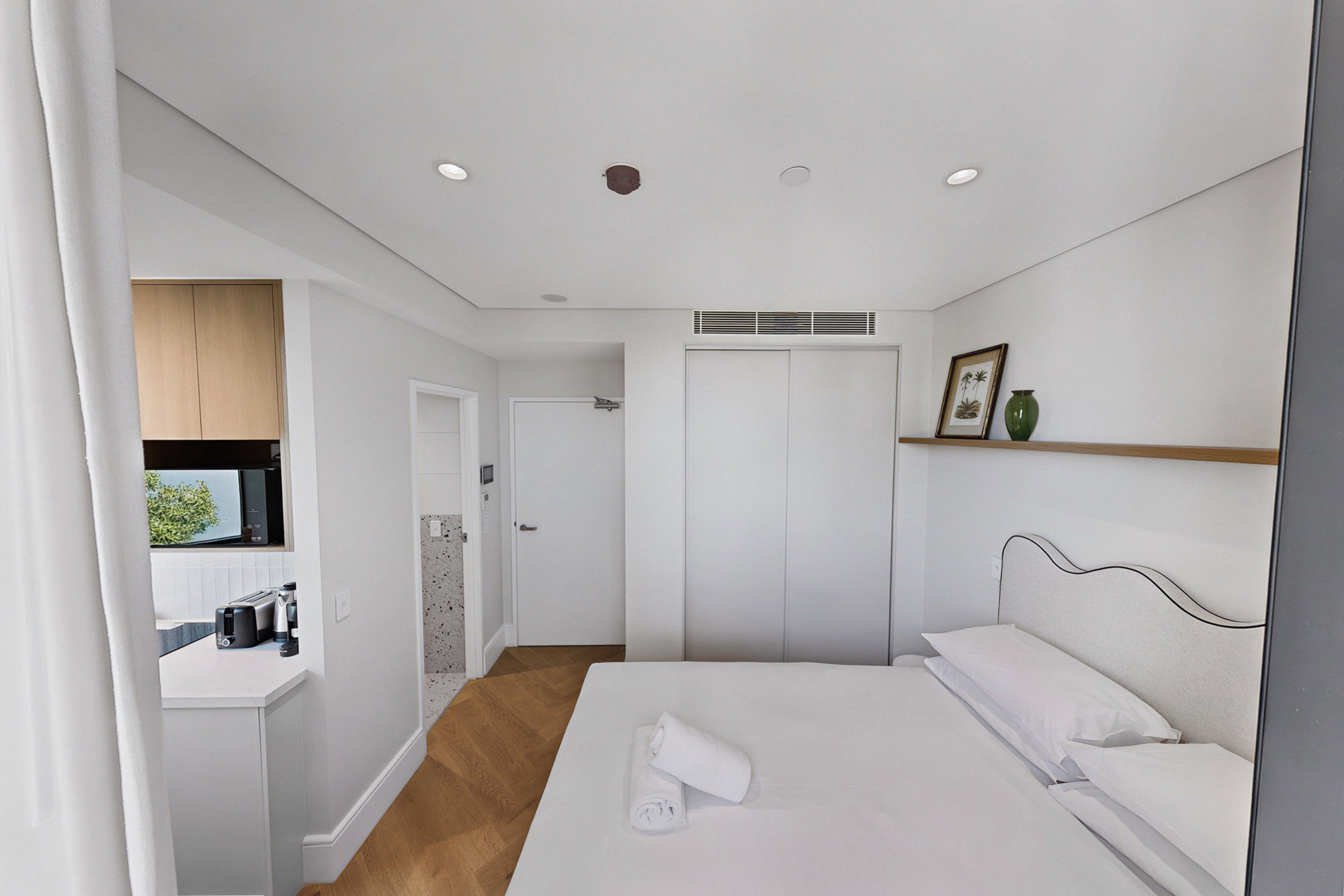 Furnished 1 Bedroom Apartment in Potts Point