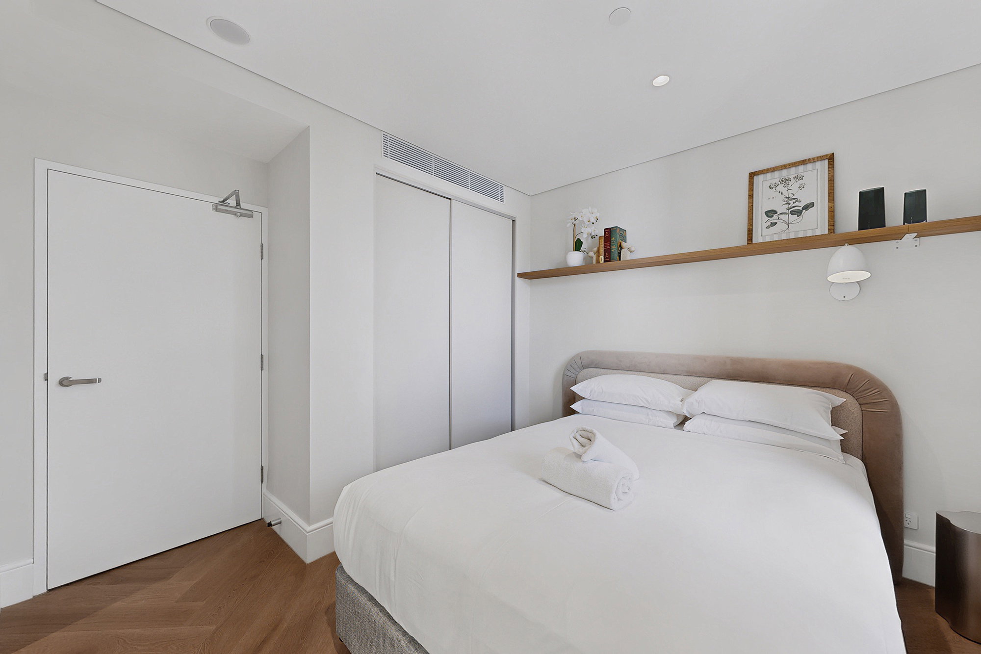Furnished 1 Bedroom Apartment in Potts Point