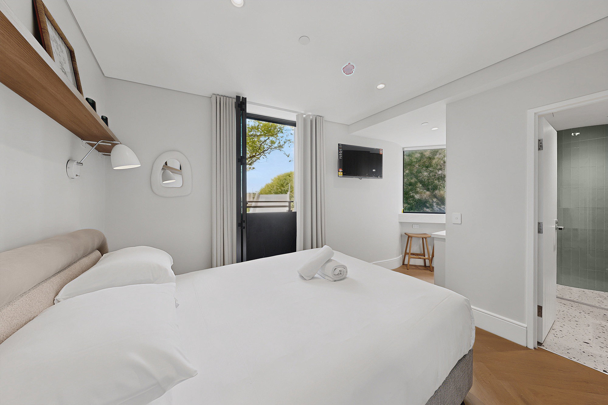 Furnished 1 Bedroom Apartment in Potts Point