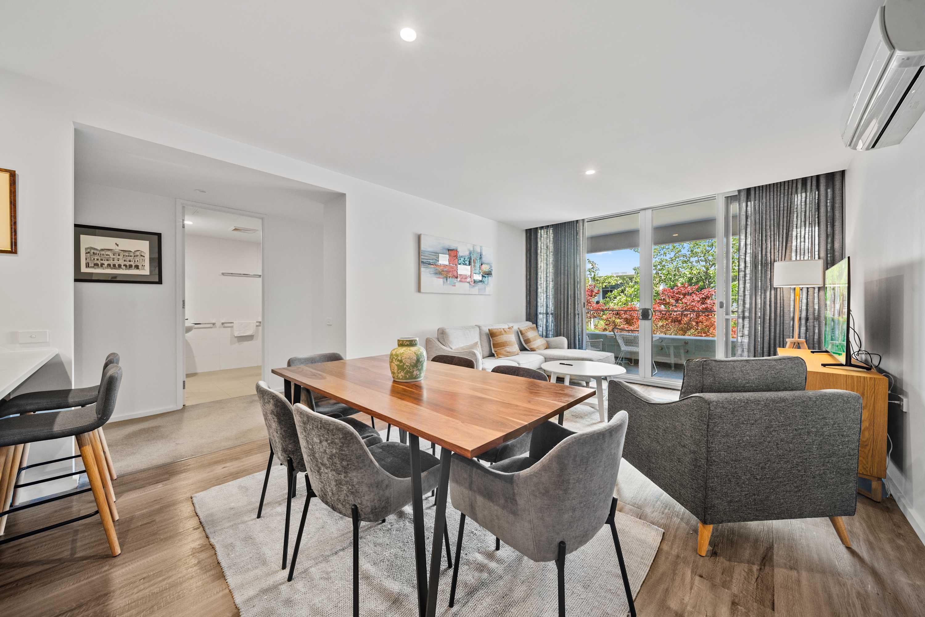 Furnished 2 Bedroom Apartment in Kingston