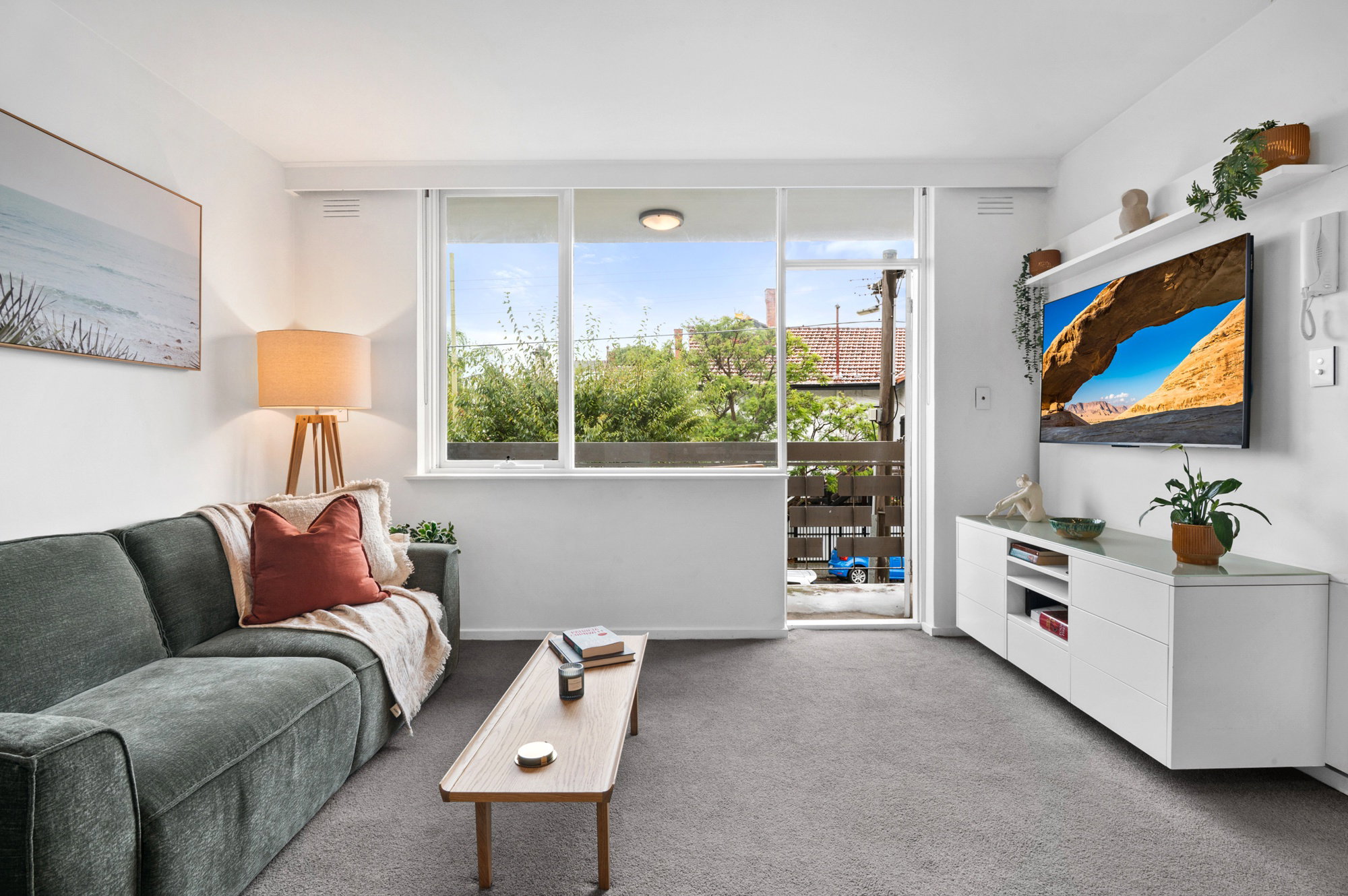Furnished 1 Bedroom Apartment in St Kilda
