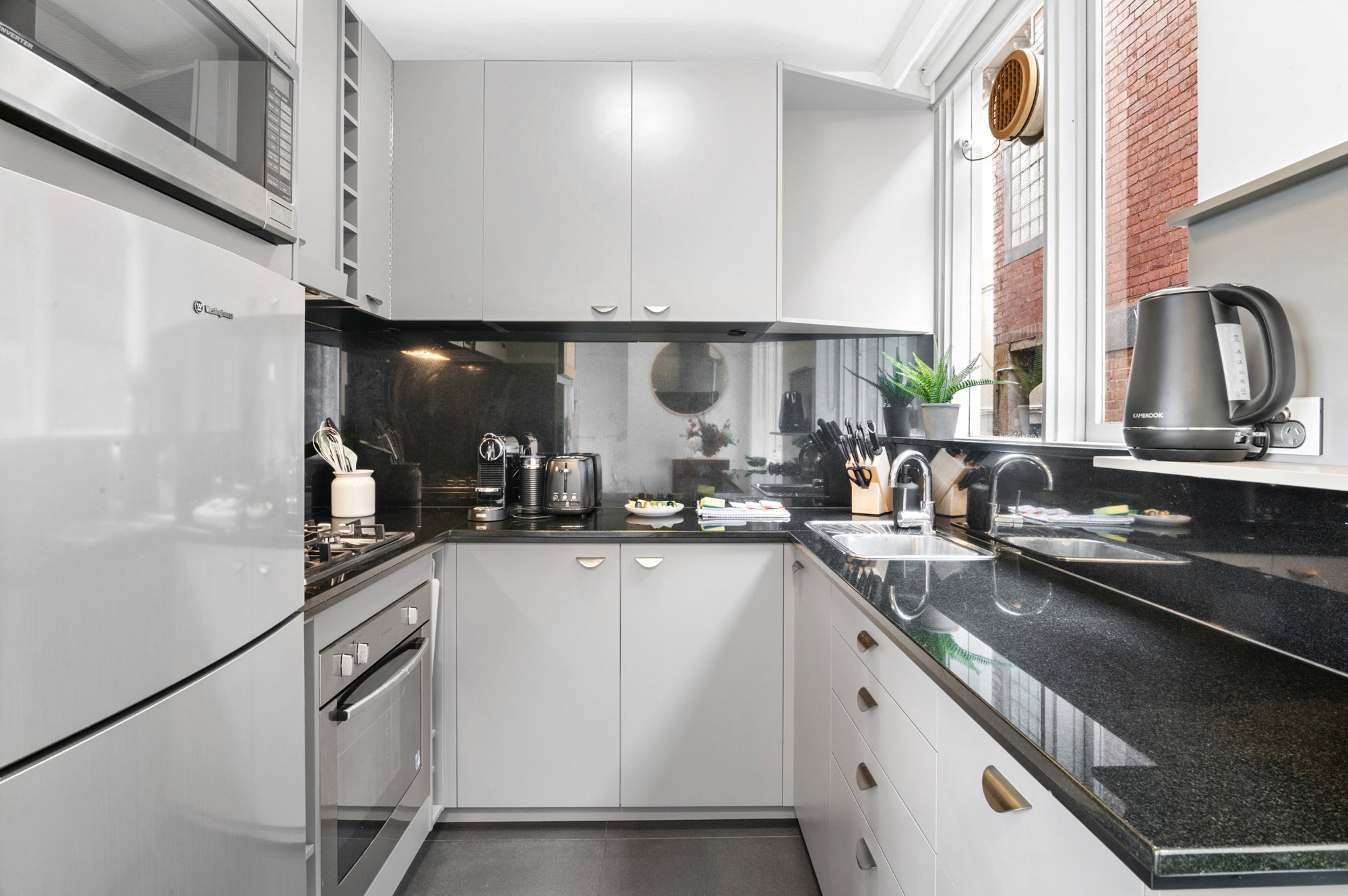Furnished 1 Bedroom Apartment in St Kilda