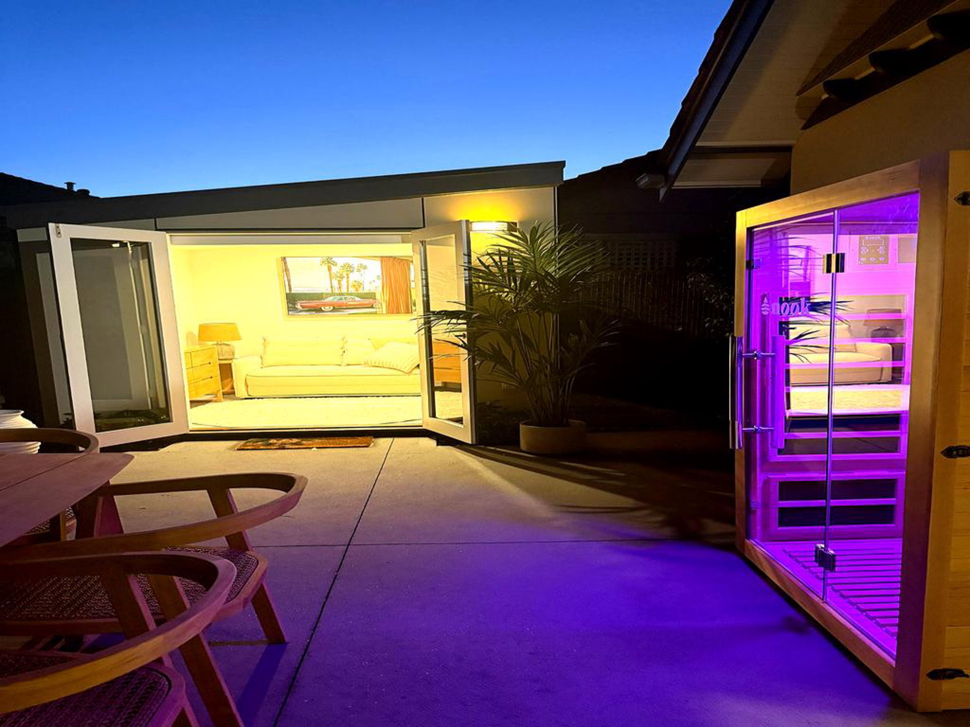 Furnished 1 Bedroom House in Kew East