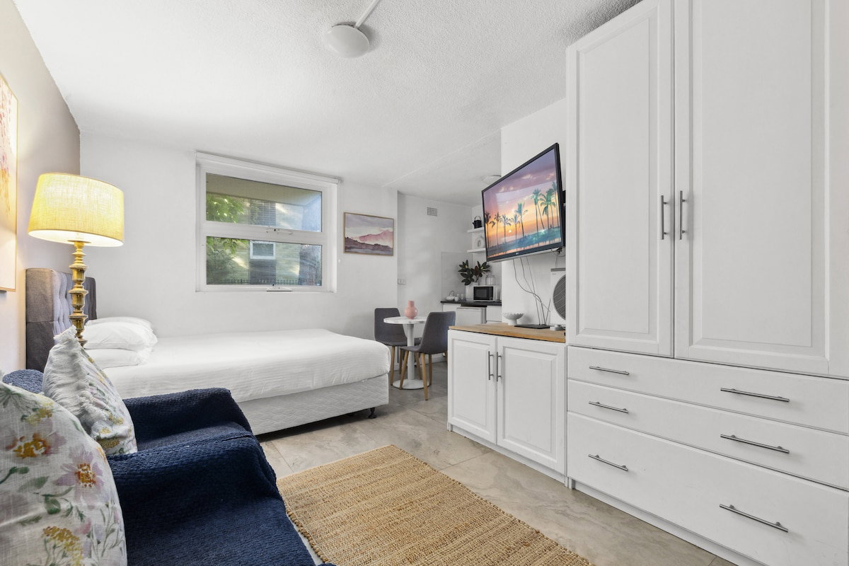 Furnished 1 Bedroom Apartment in Paddington