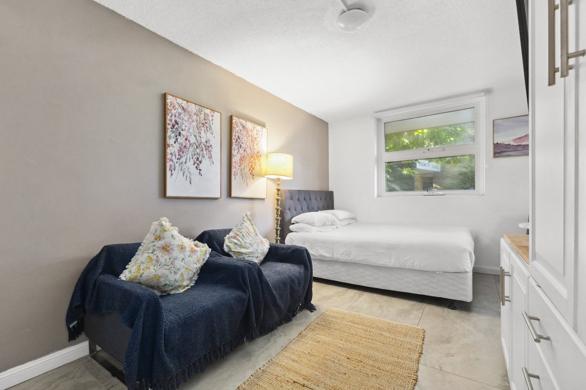 Furnished 1 Bedroom Apartment in Paddington