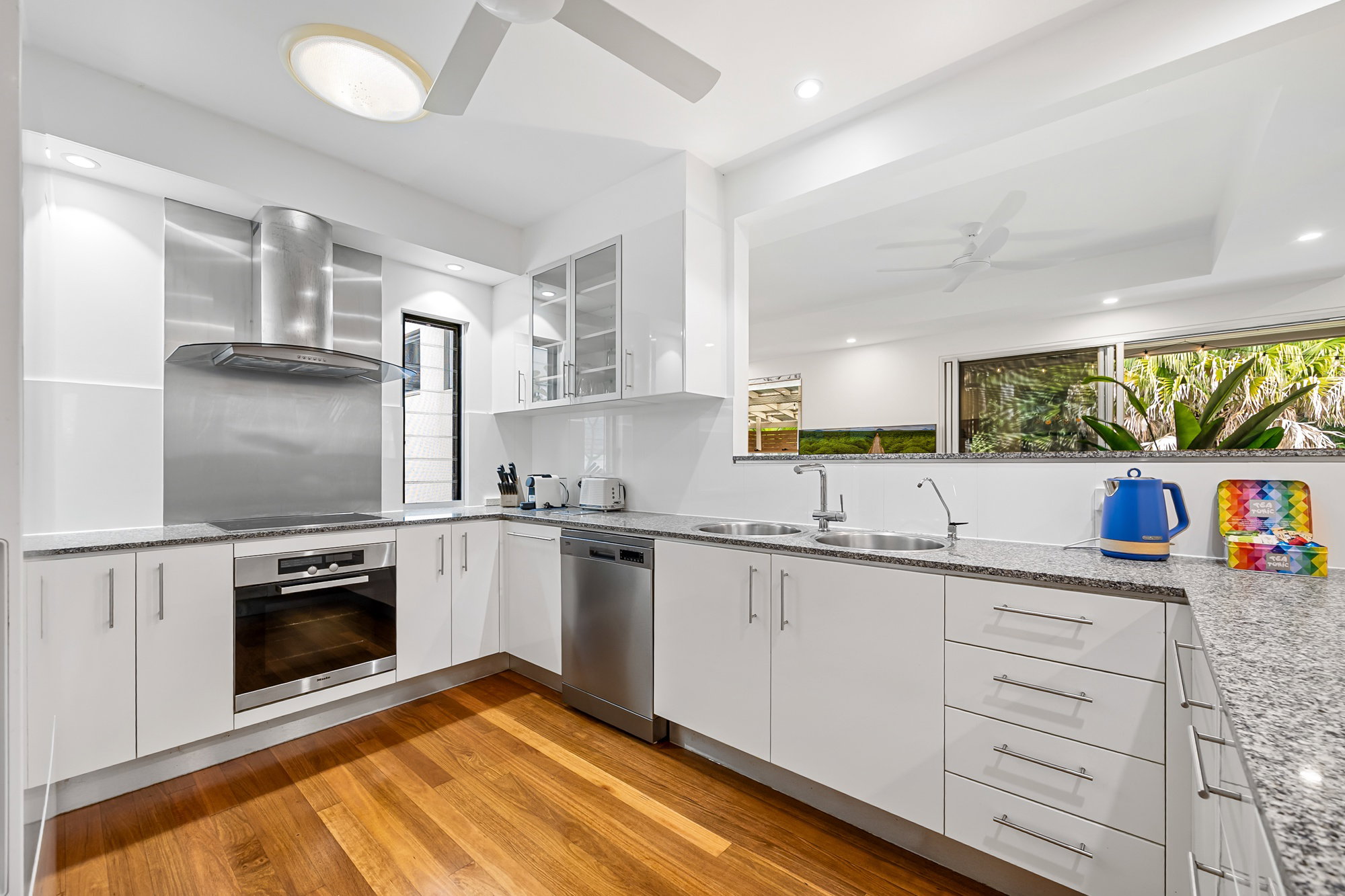 Furnished 3 Bedroom House in Alexandra Headland