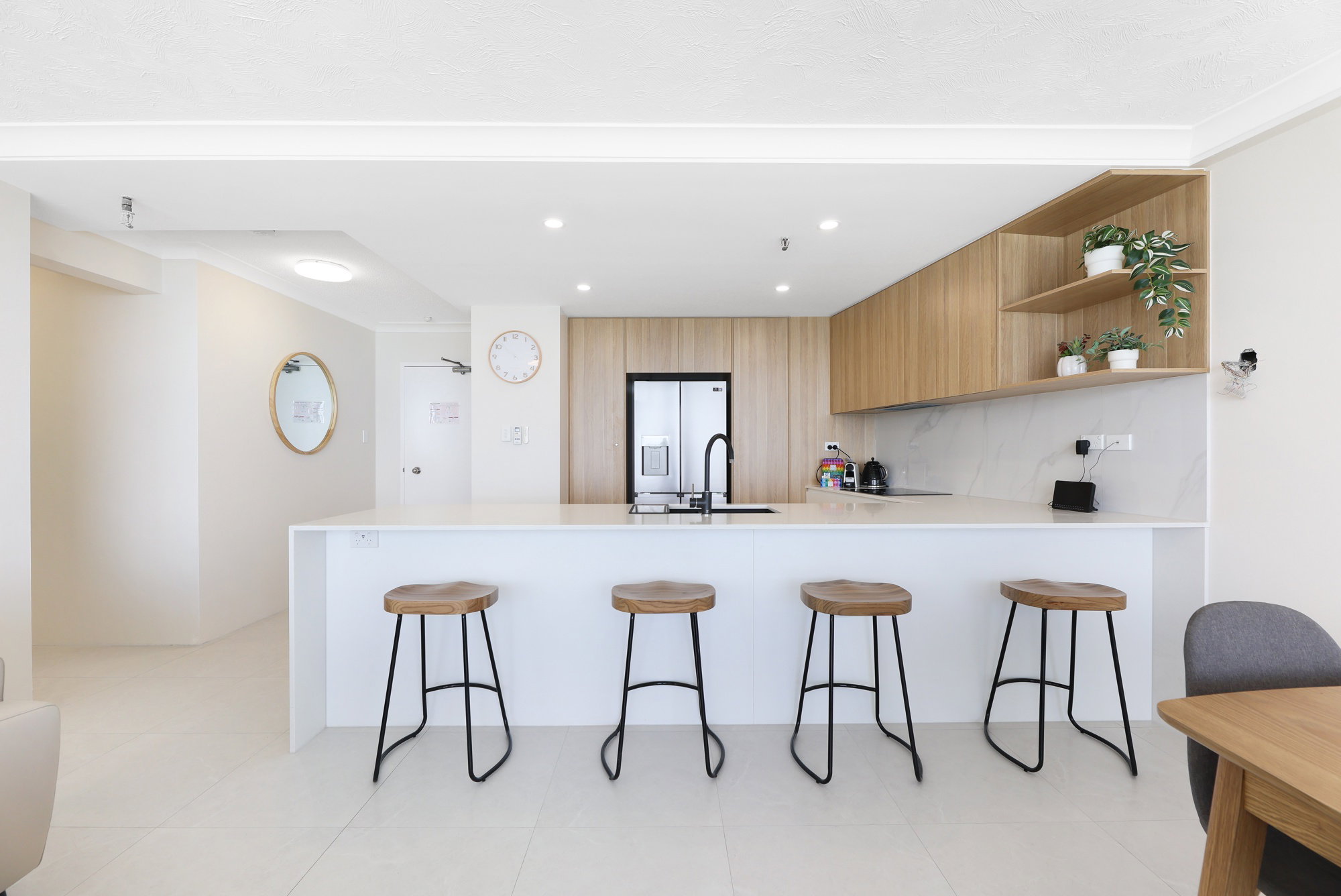 Furnished 2 Bedroom Apartment in Surfers Paradise