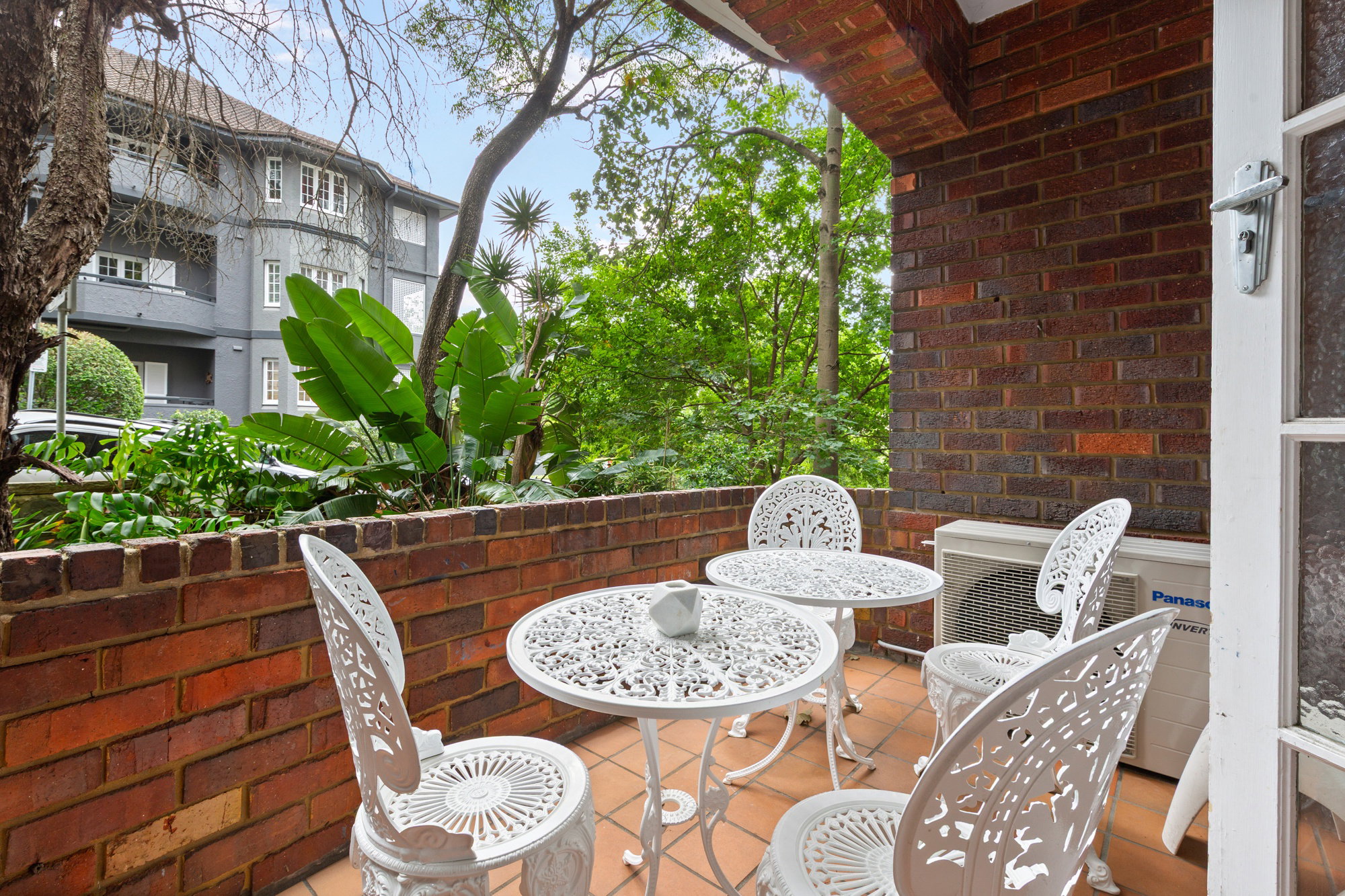 Furnished 3 Bedroom Apartment in Double Bay