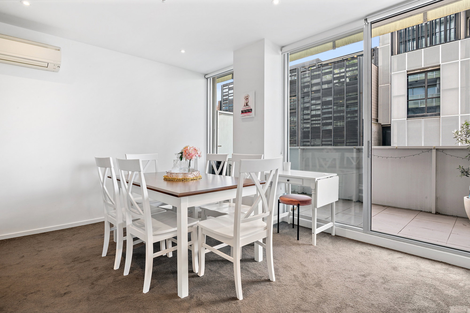 Furnished 2 Bedroom Apartment in South Yarra