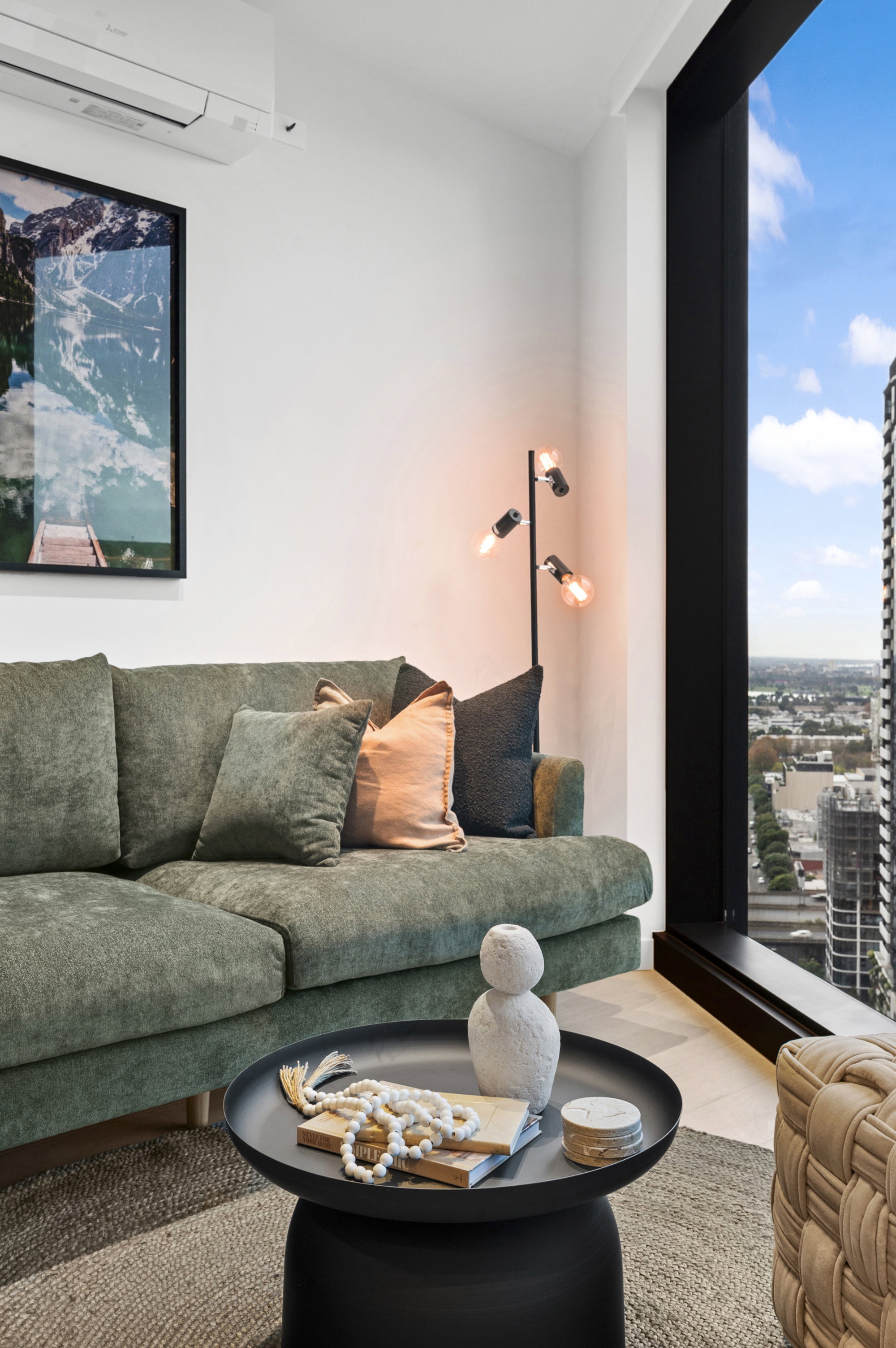 Furnished 2 Bedroom Apartment in Southbank