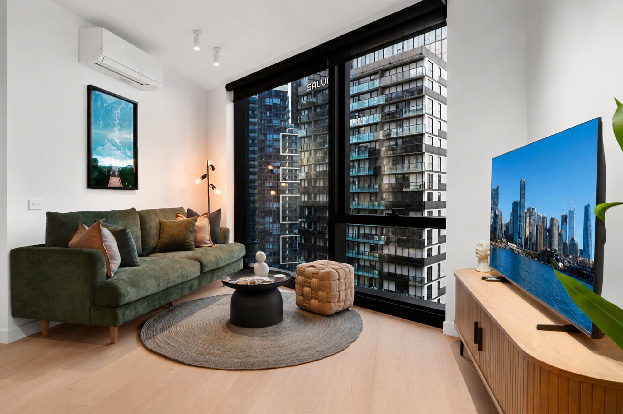 Furnished 2 Bedroom Apartment in Southbank