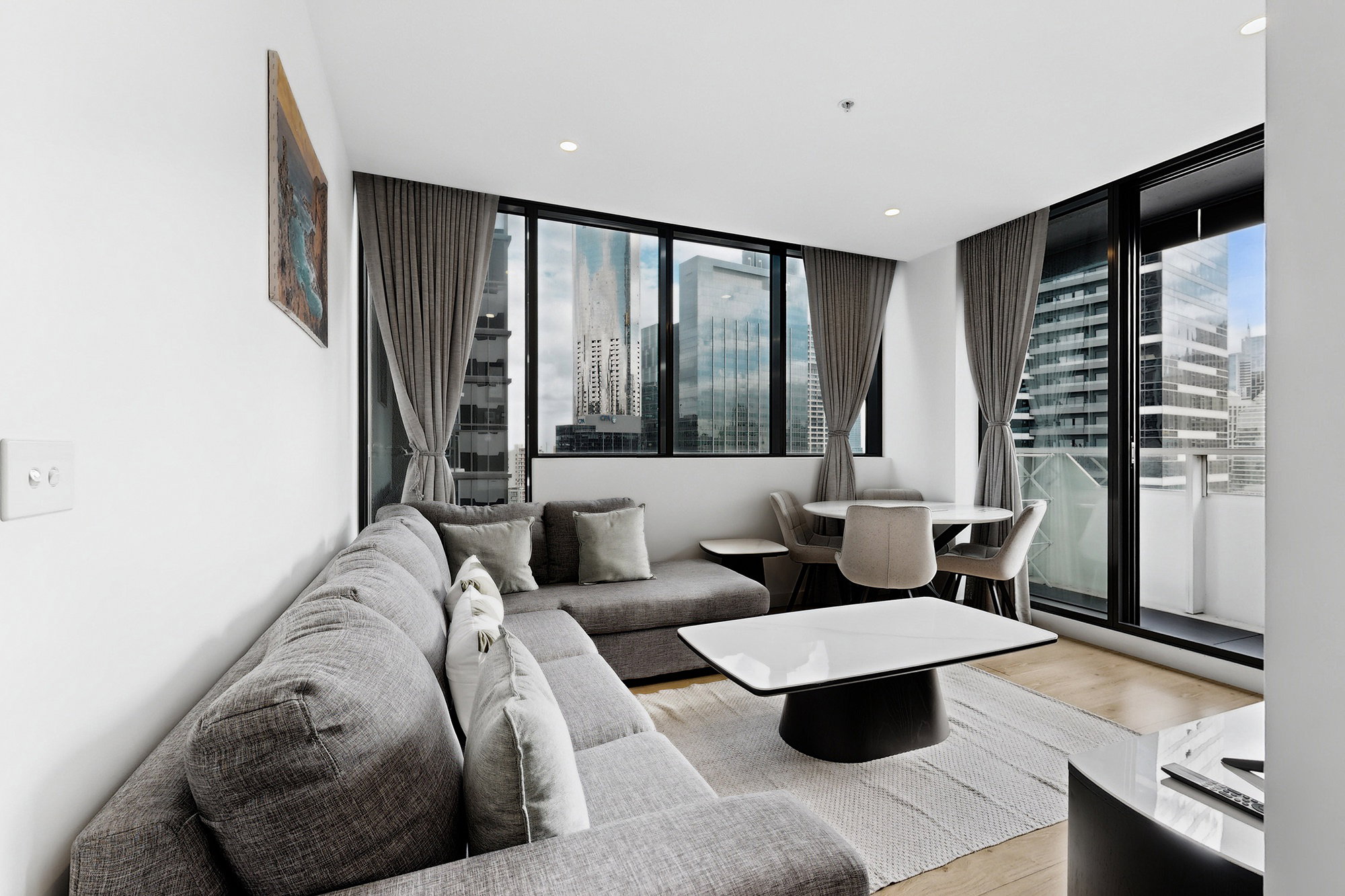 Furnished 2 Bedroom Apartment in Southbank