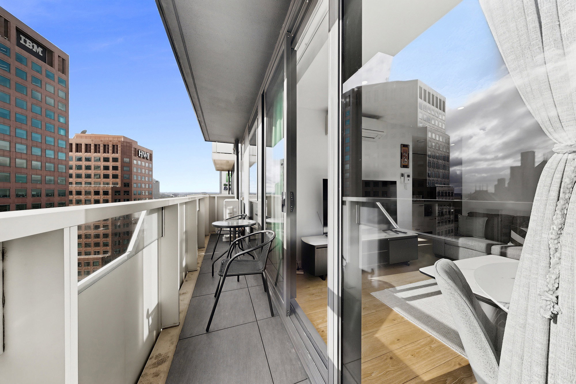 Furnished 2 Bedroom Apartment in Southbank