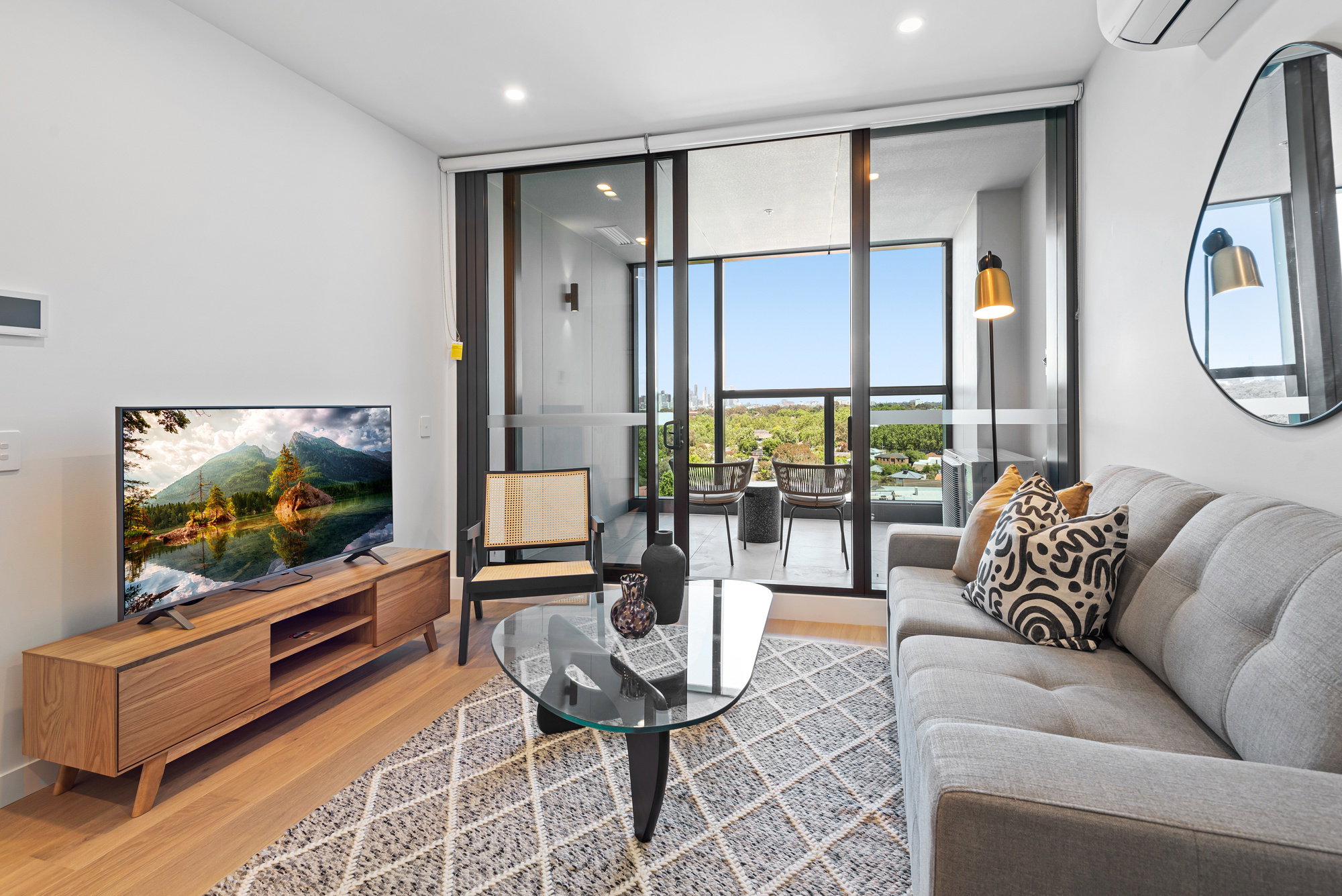 Furnished 1 Bedroom Apartment in Alphington