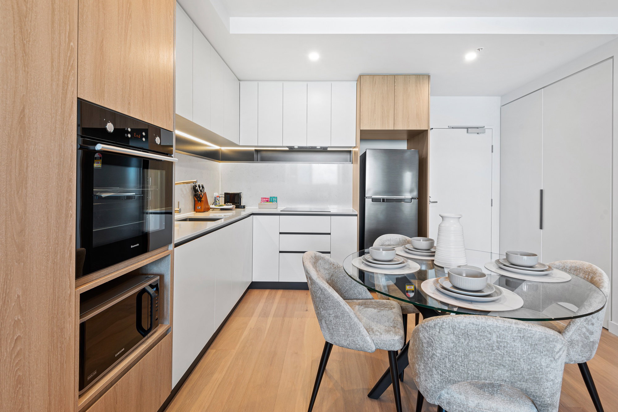 Furnished 1 Bedroom Apartment in Alphington