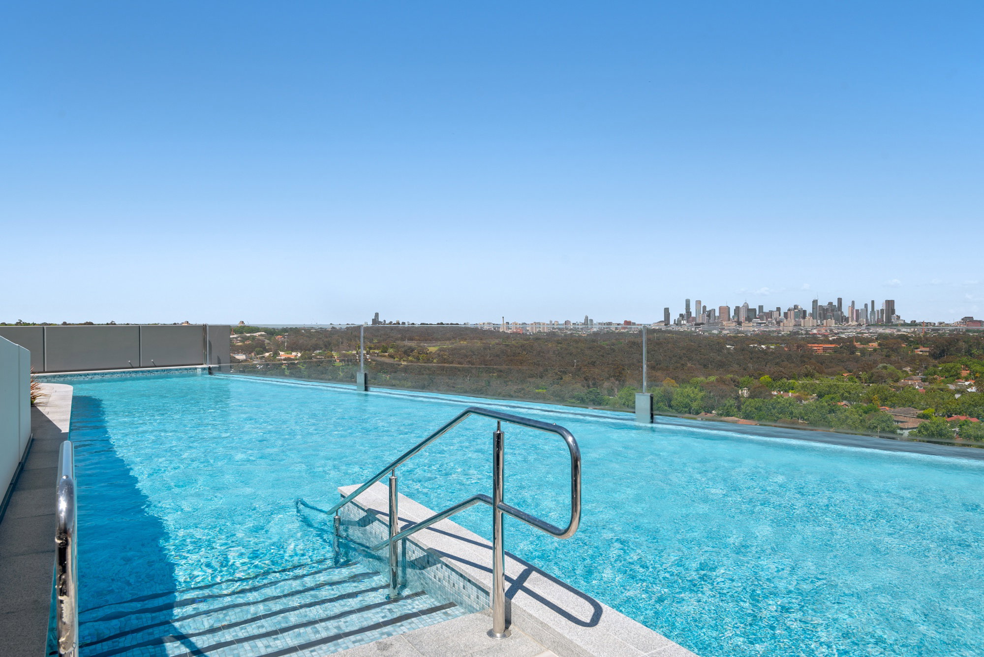 Furnished 1 Bedroom Apartment in Alphington