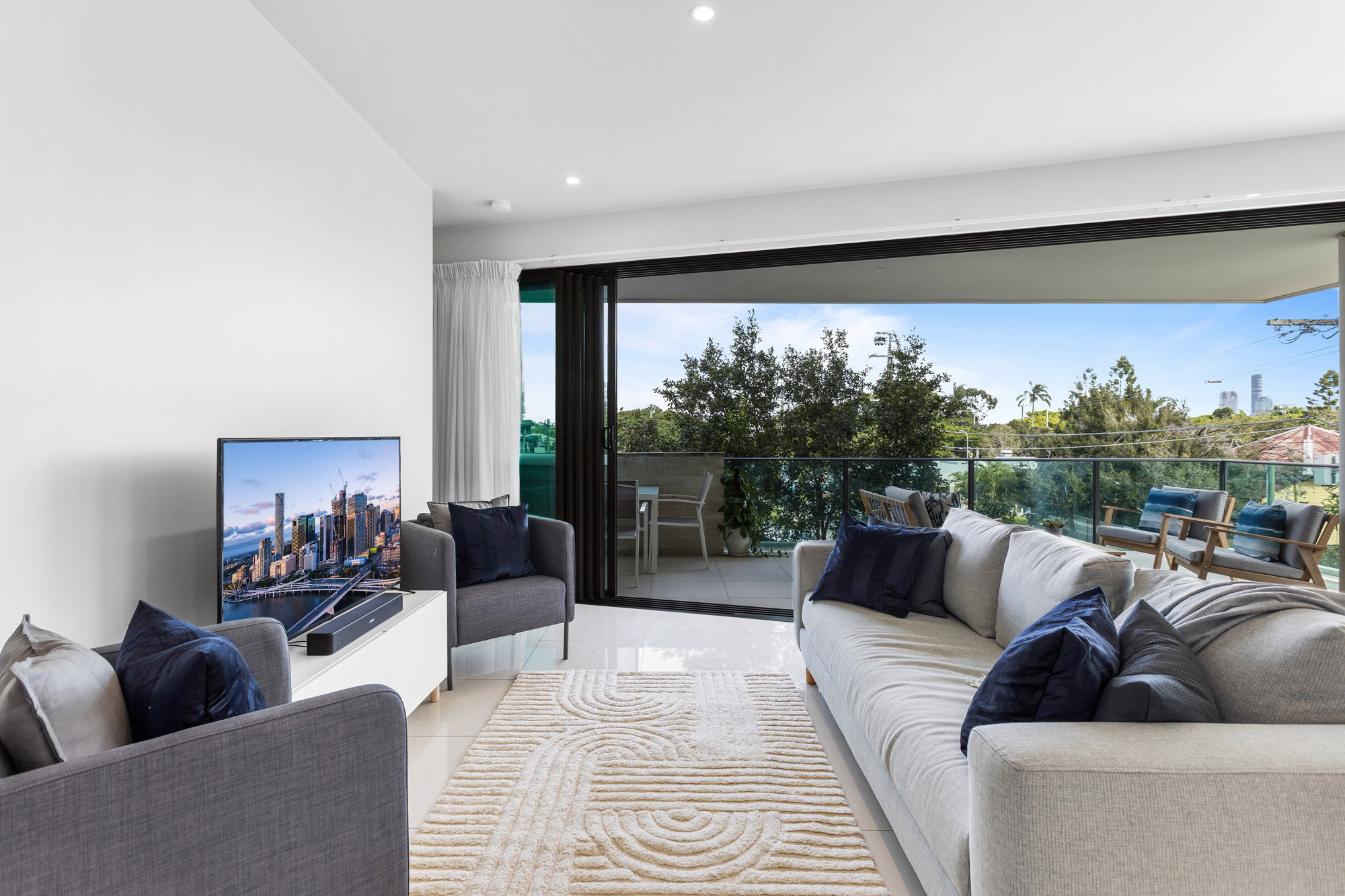 Furnished 3 Bedroom Apartment in Bulimba