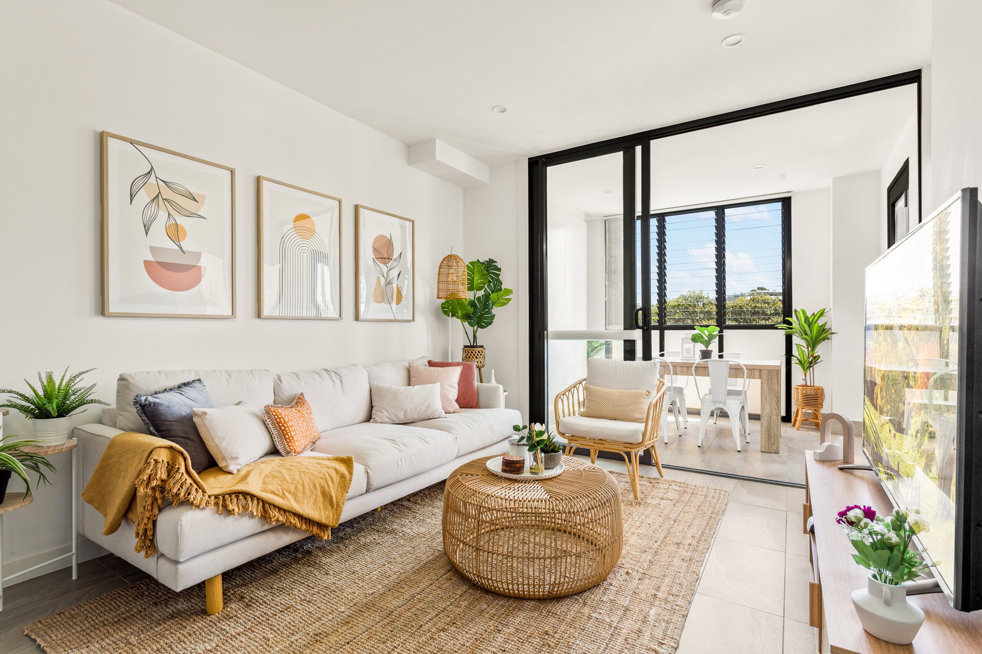 Furnished 2 Bedroom Apartment in Dee Why