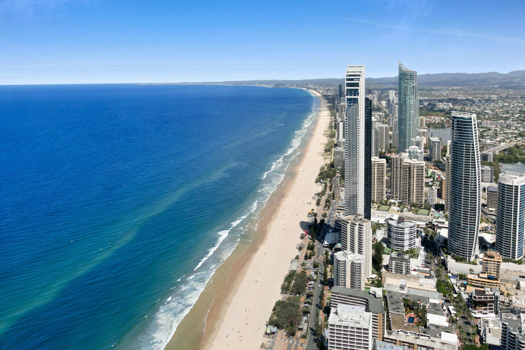 Furnished 3 Bedroom Apartment in Surfers Paradise