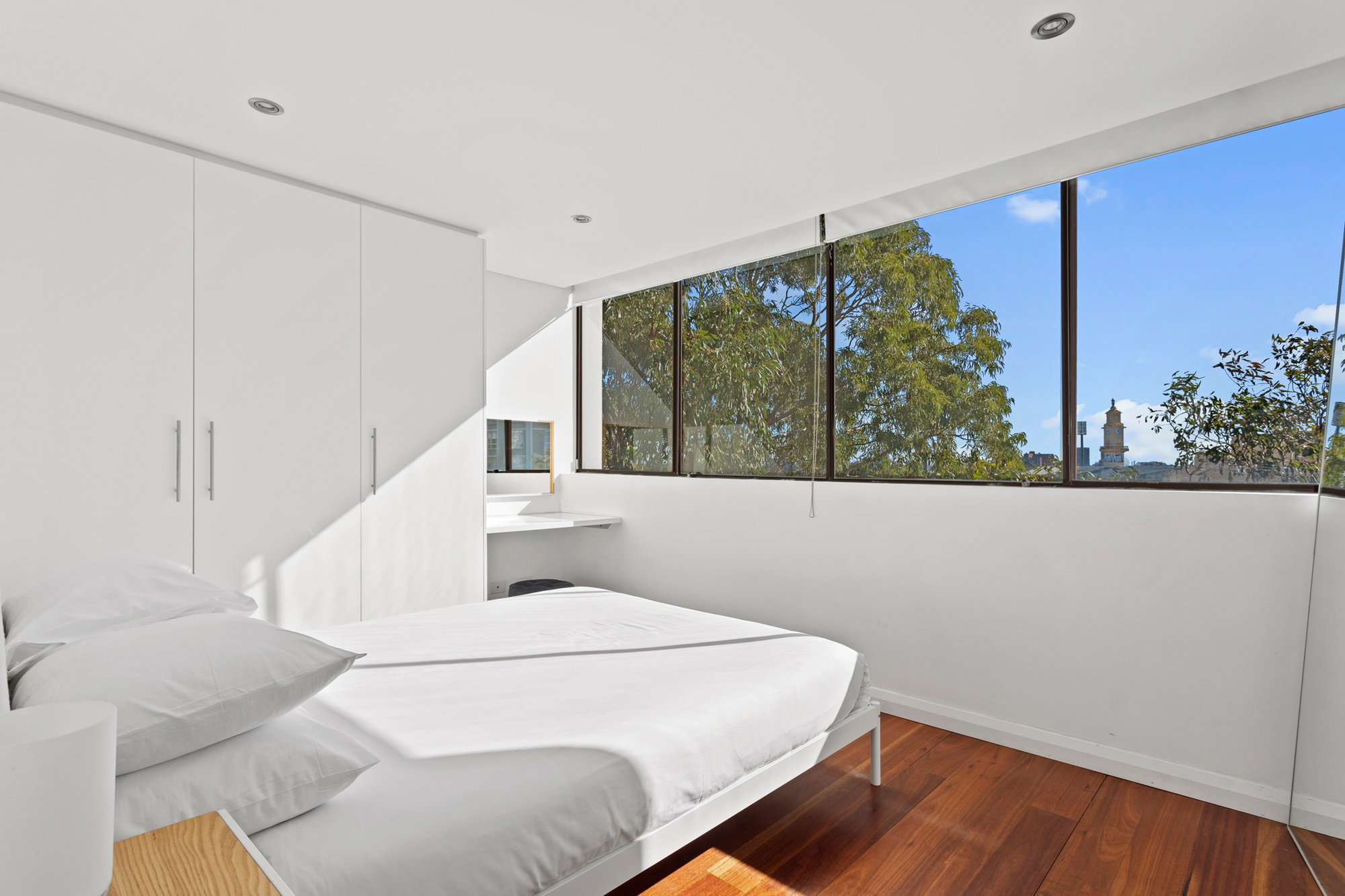 Furnished 2 Bedroom Apartment in Centennial Park
