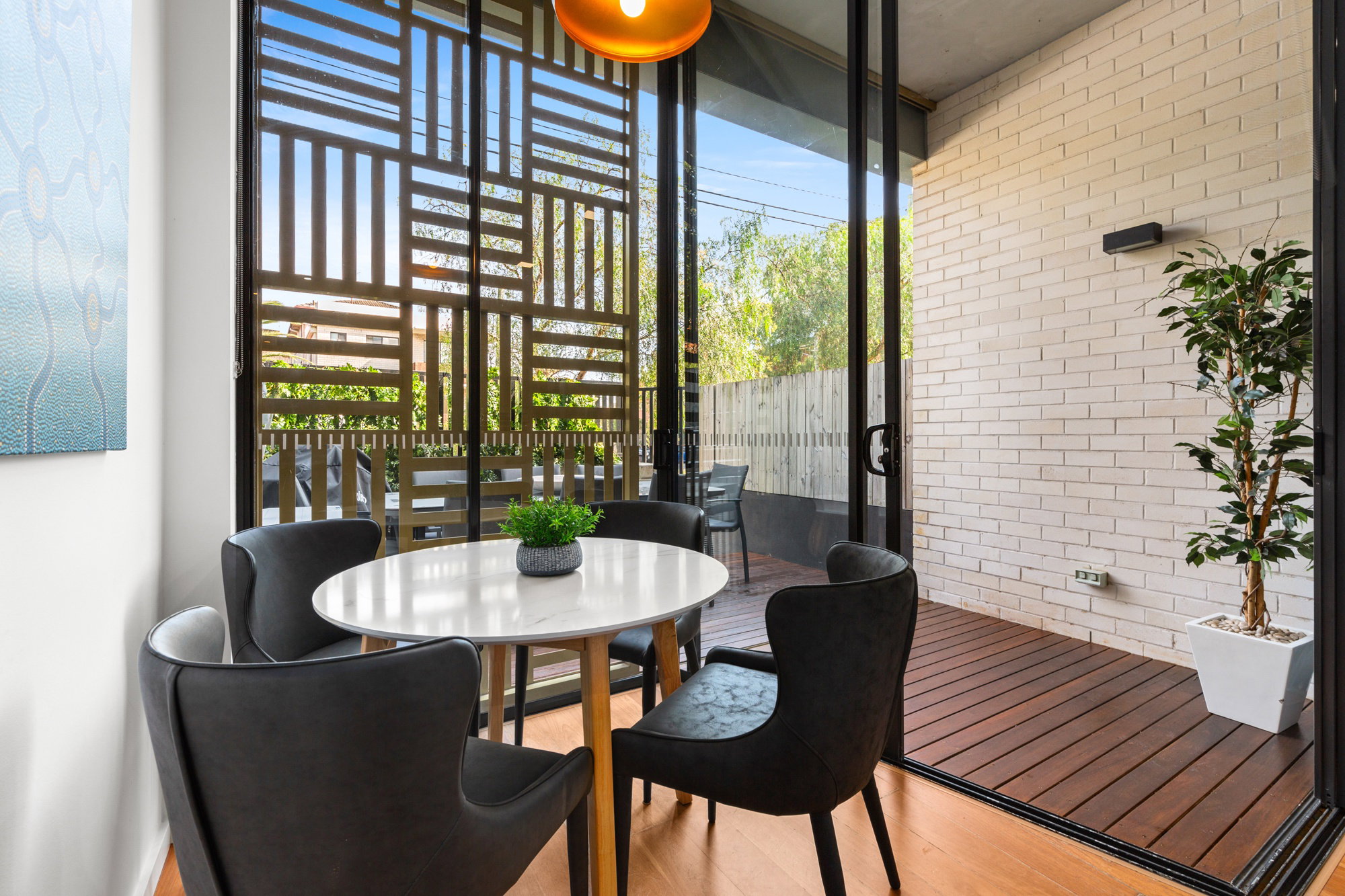 Furnished 1 Bedroom Apartment in Kensington