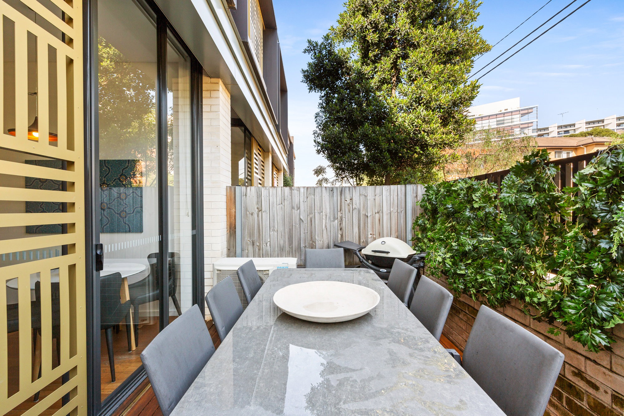 Furnished 1 Bedroom Apartment in Kensington
