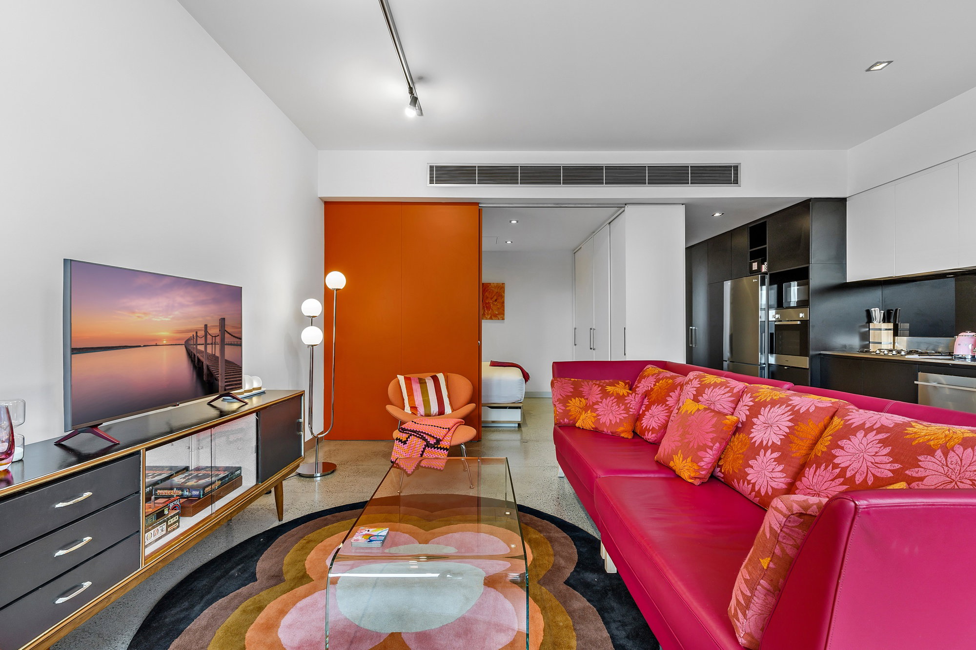Furnished 2 Bedroom Apartment in St Kilda