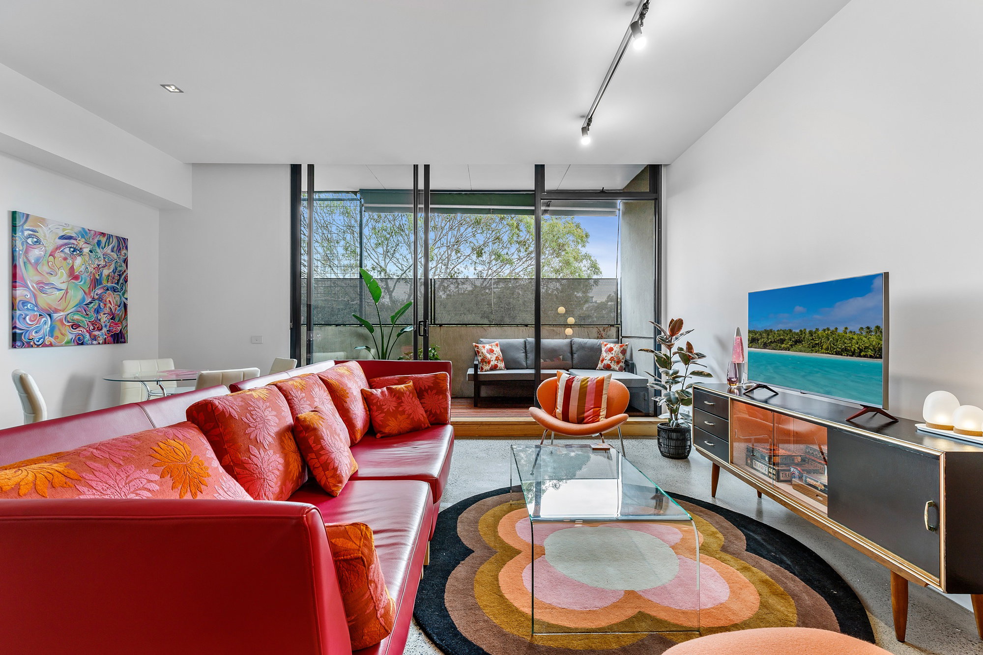 Furnished 2 Bedroom Apartment in St Kilda