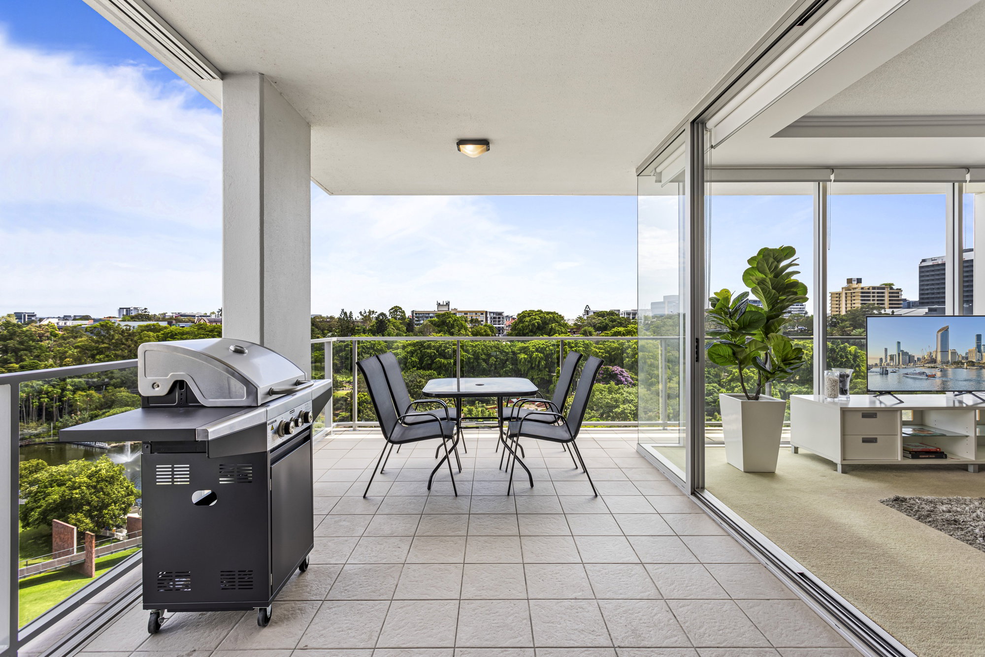 Furnished 2 Bedroom Apartment in Brisbane City