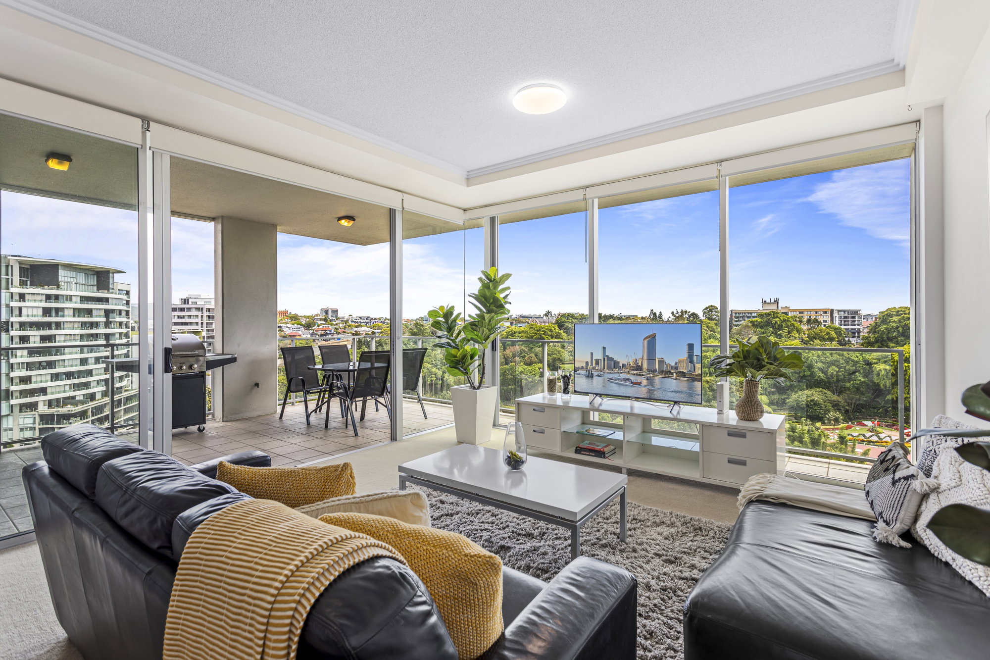Furnished 2 Bedroom Rental in Brisbane City