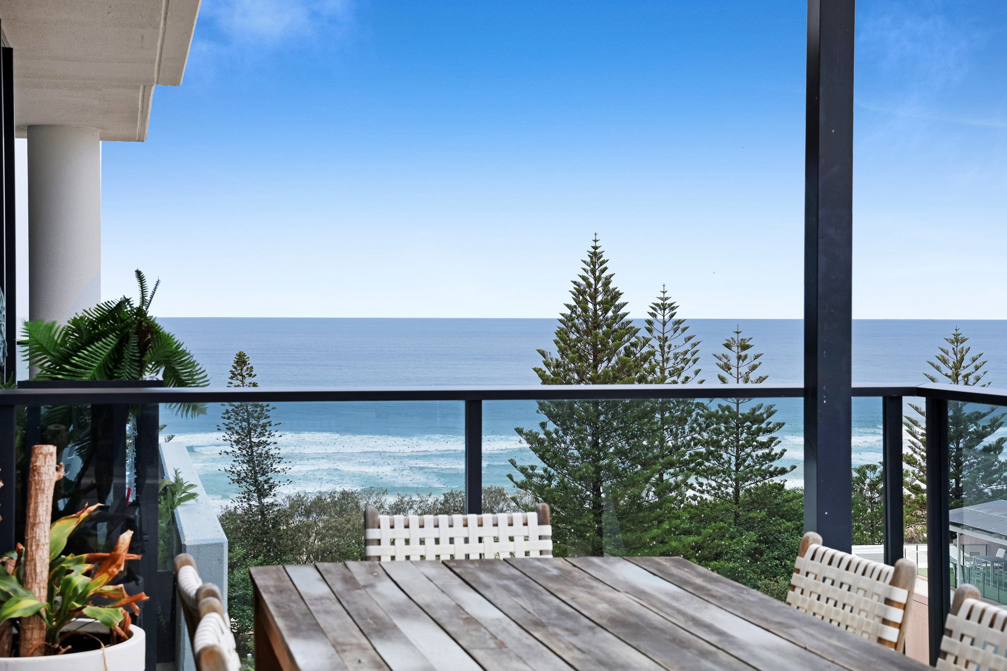 Furnished 2 Bedroom Apartment in Burleigh Heads