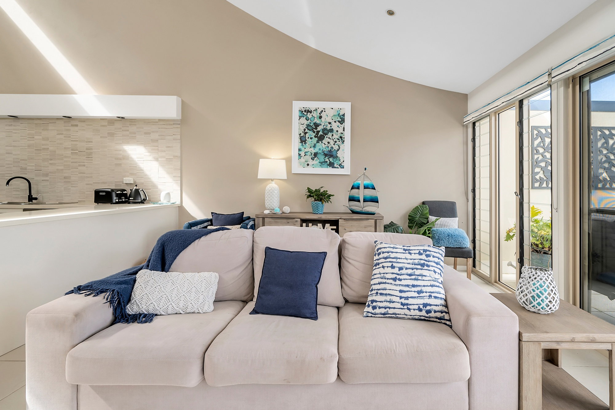 Furnished 3 Bedroom House in Denhams Beach