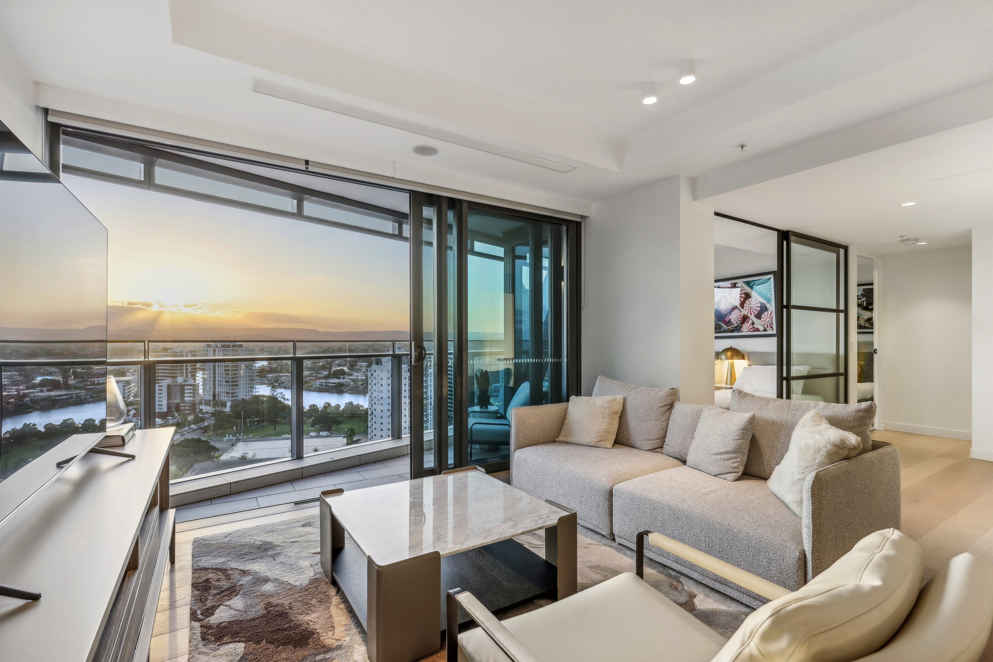 Furnished 2 Bedroom Apartment in Surfers Paradise