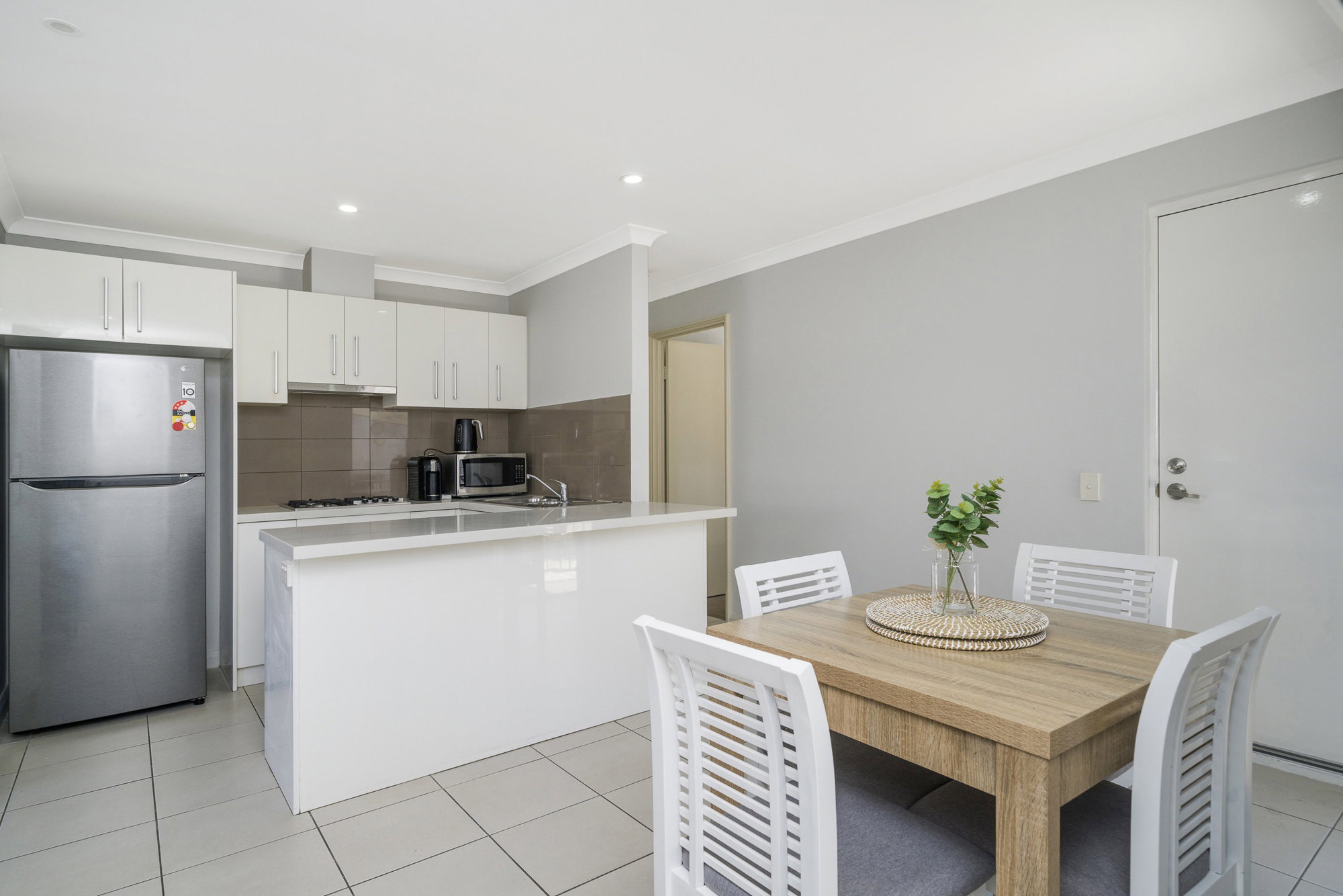 Furnished 2 Bedroom Apartment in Cannington