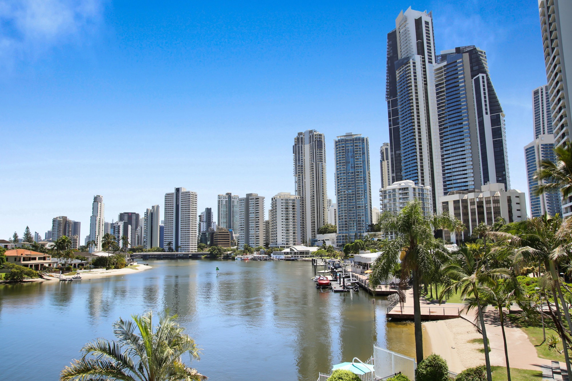 Furnished 2 Bedroom Apartment in Surfers Paradise