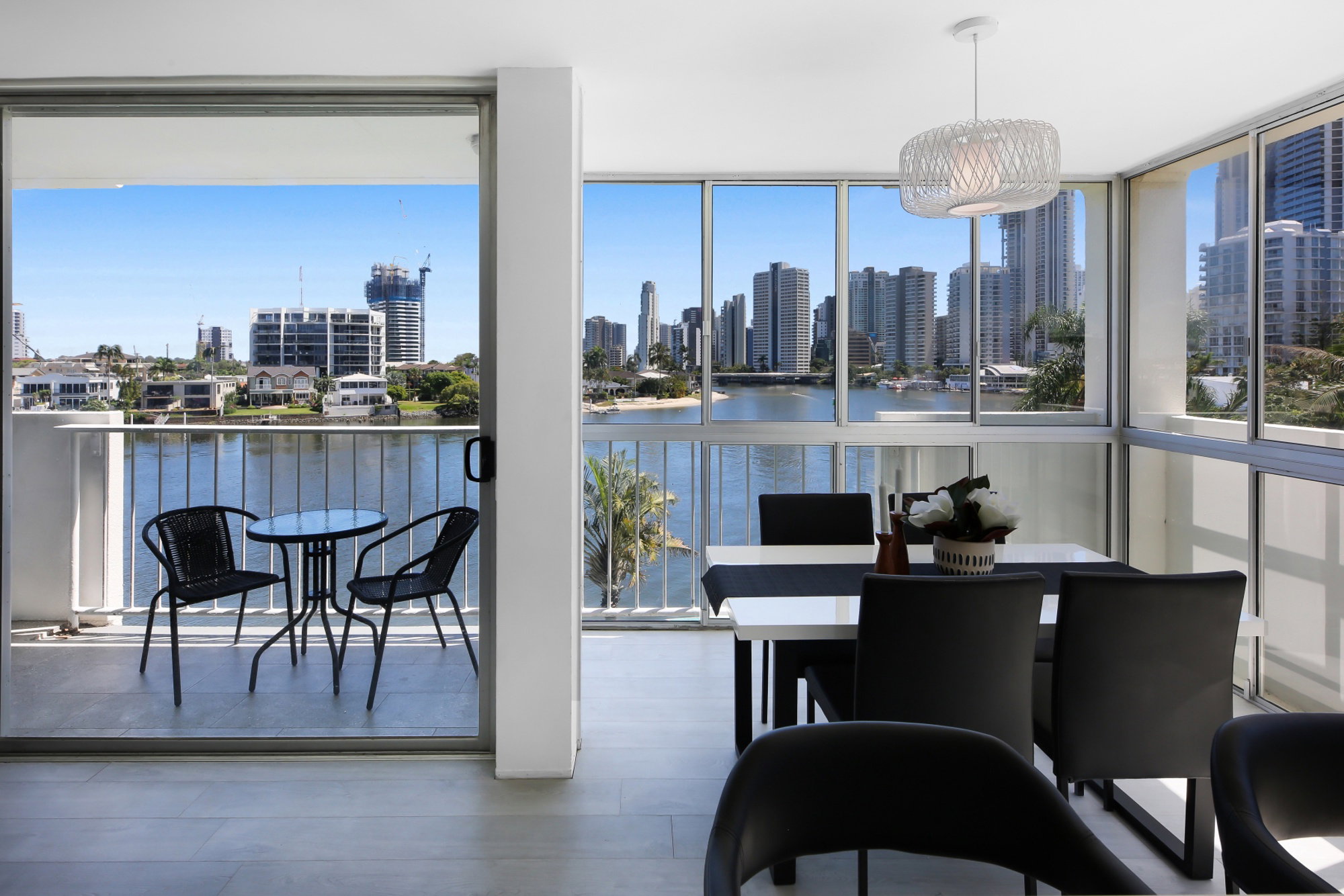 Furnished 2 Bedroom Apartment in Surfers Paradise
