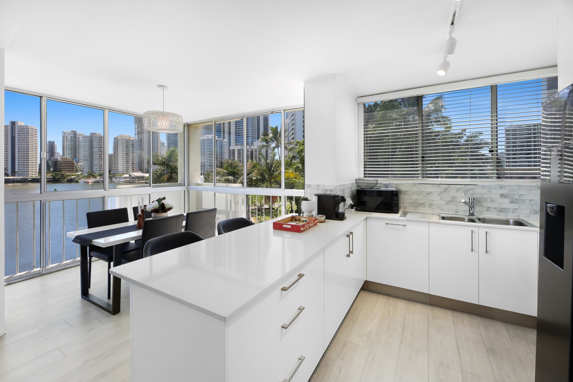 Furnished 2 Bedroom Apartment in Surfers Paradise