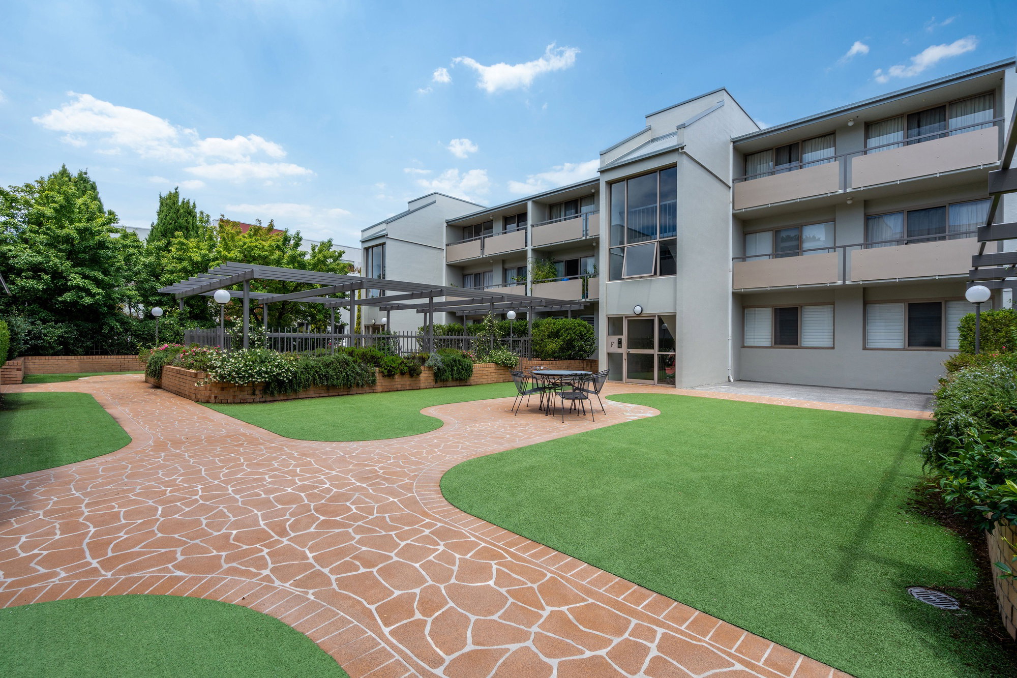 Furnished 2 Bedroom Apartment in Griffith