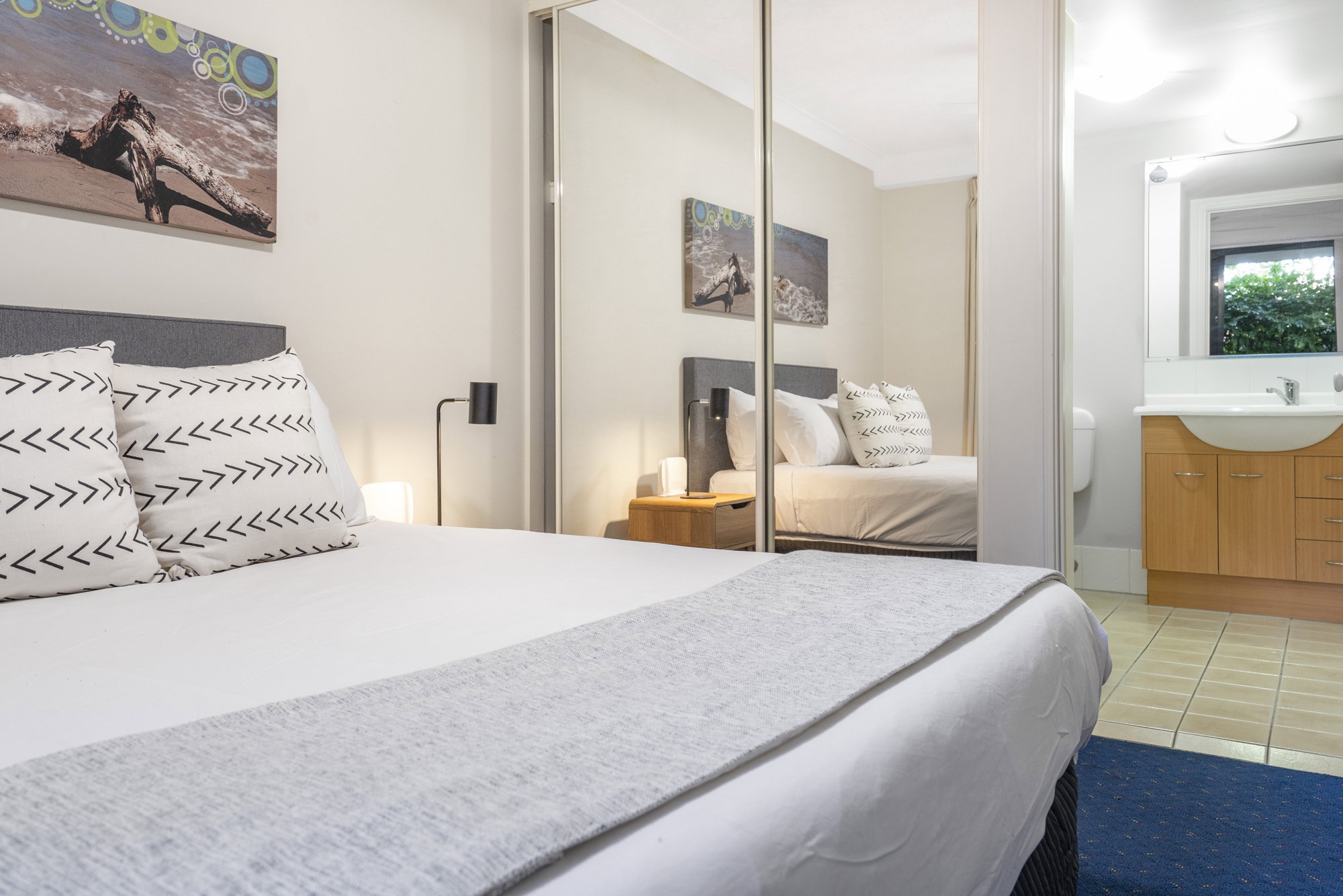 Furnished 2 Bedroom Apartment in Mermaid Beach