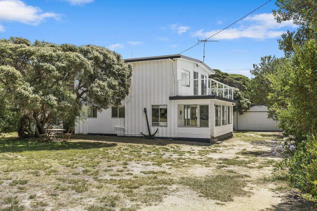 Furnished 4 Bedroom House in Anglesea