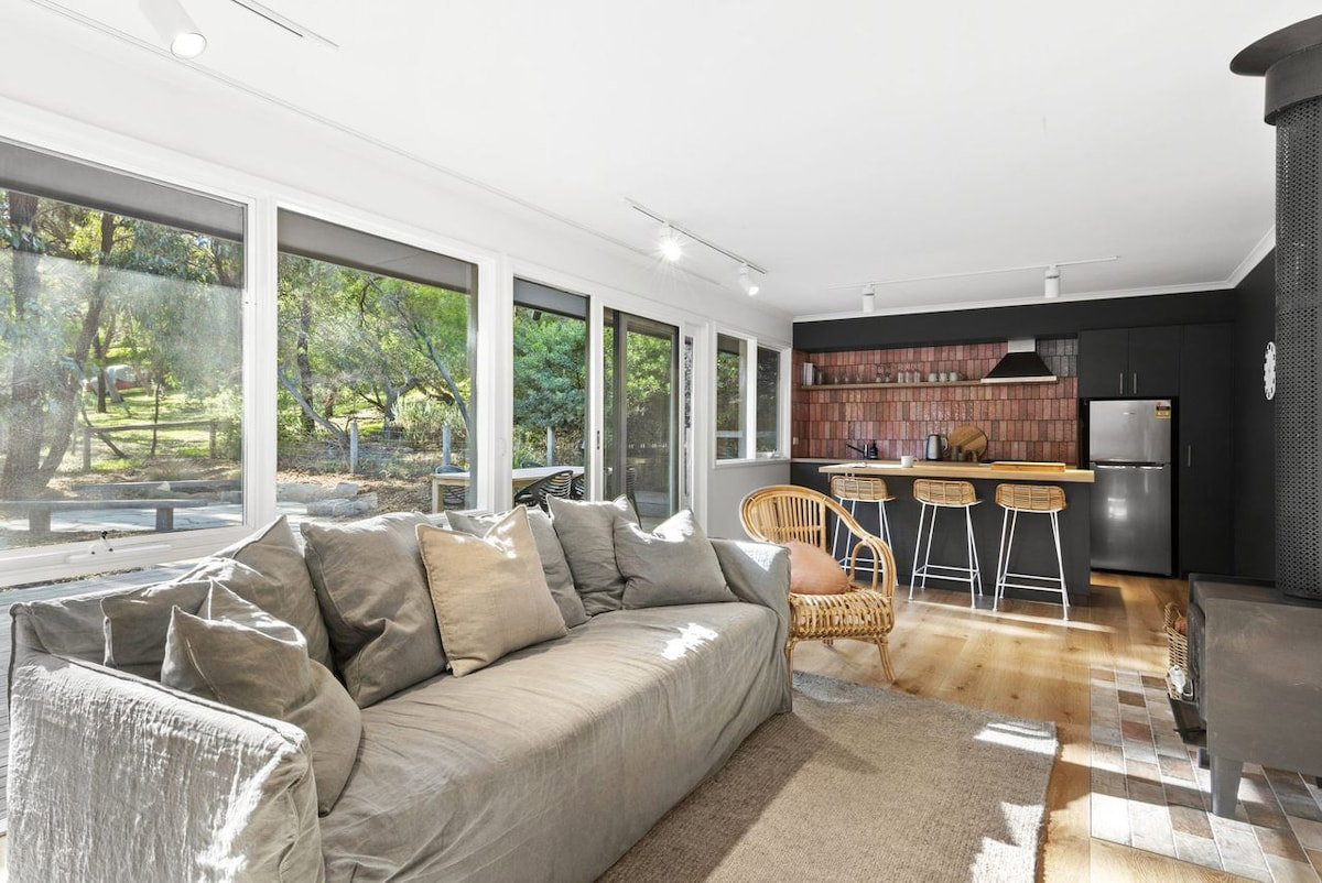 Furnished 3 Bedroom House in Fairhaven