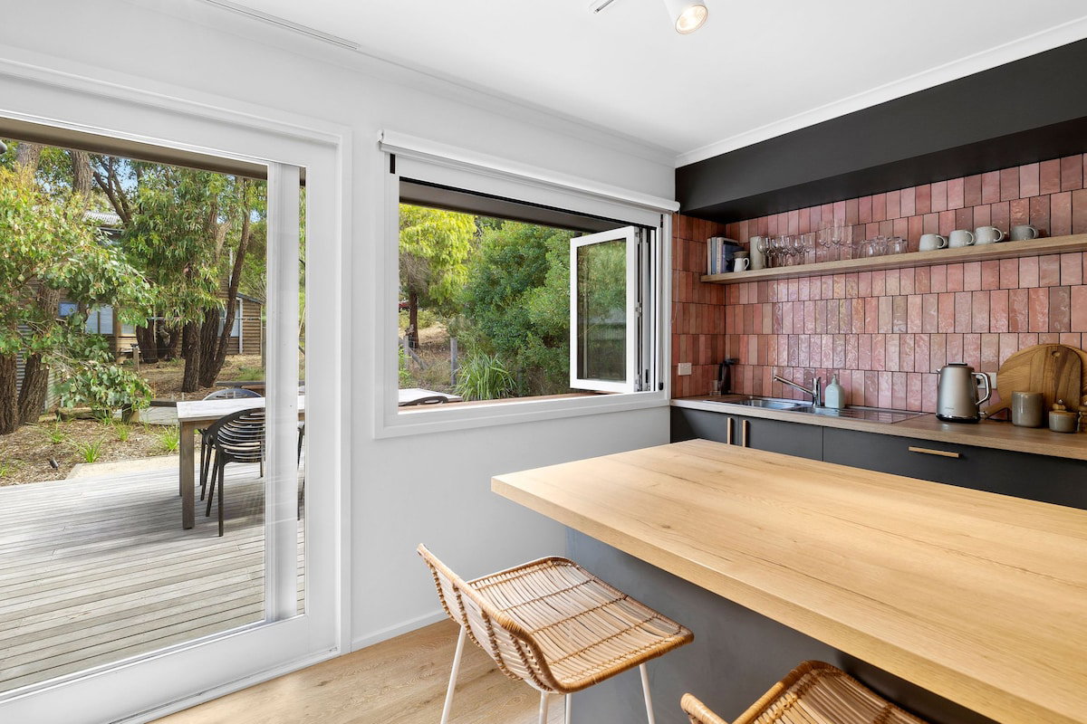 Furnished 3 Bedroom House in Fairhaven