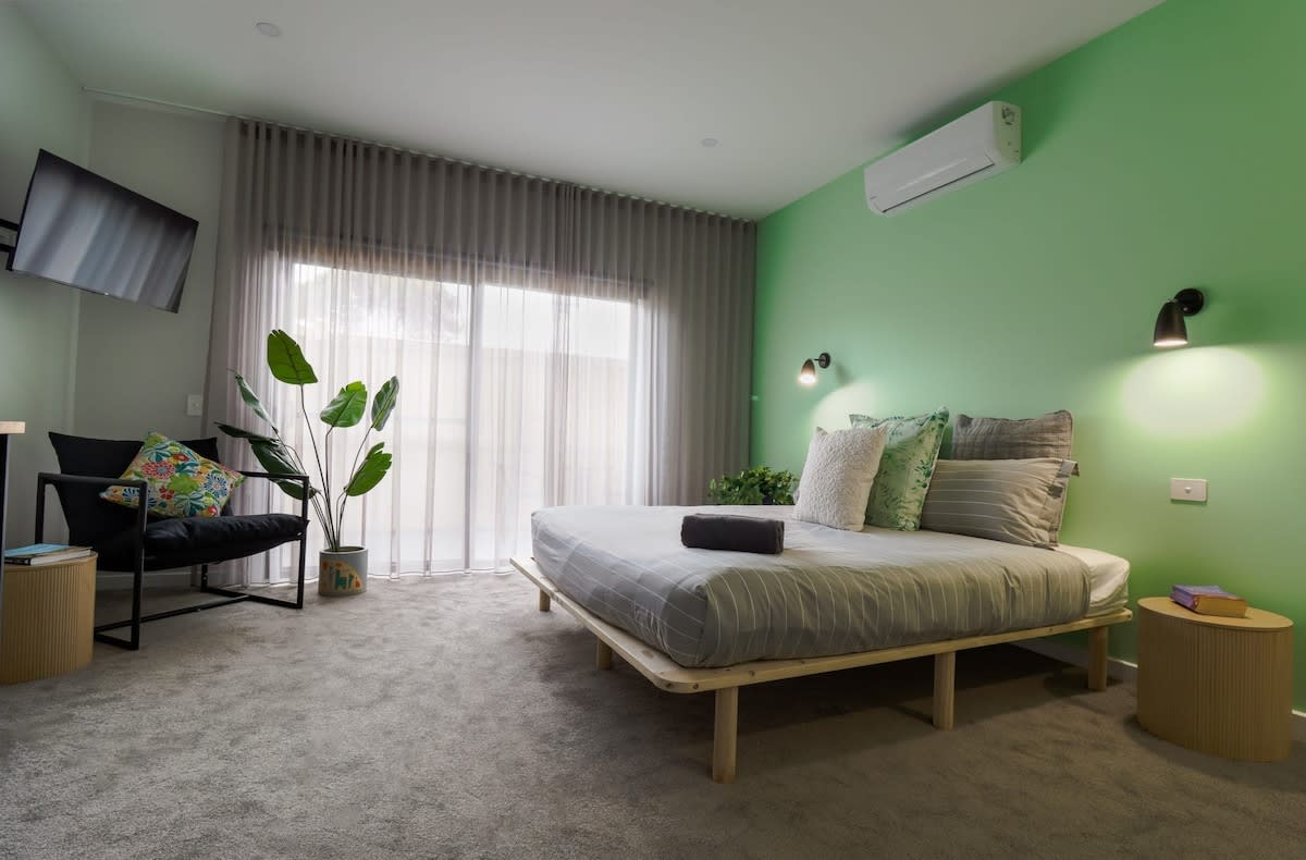 Furnished 1 Bedroom Rental in Belmont