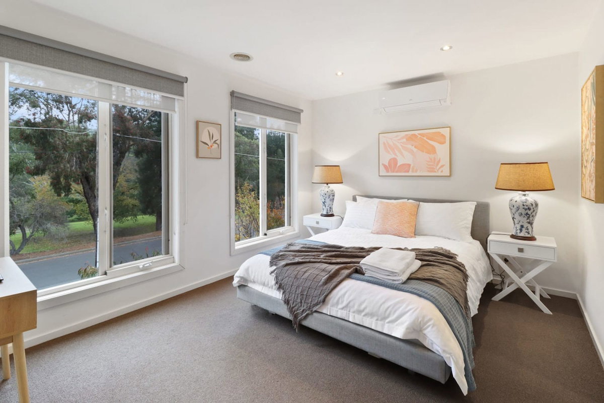 Furnished 3 Bedroom House in Newtown