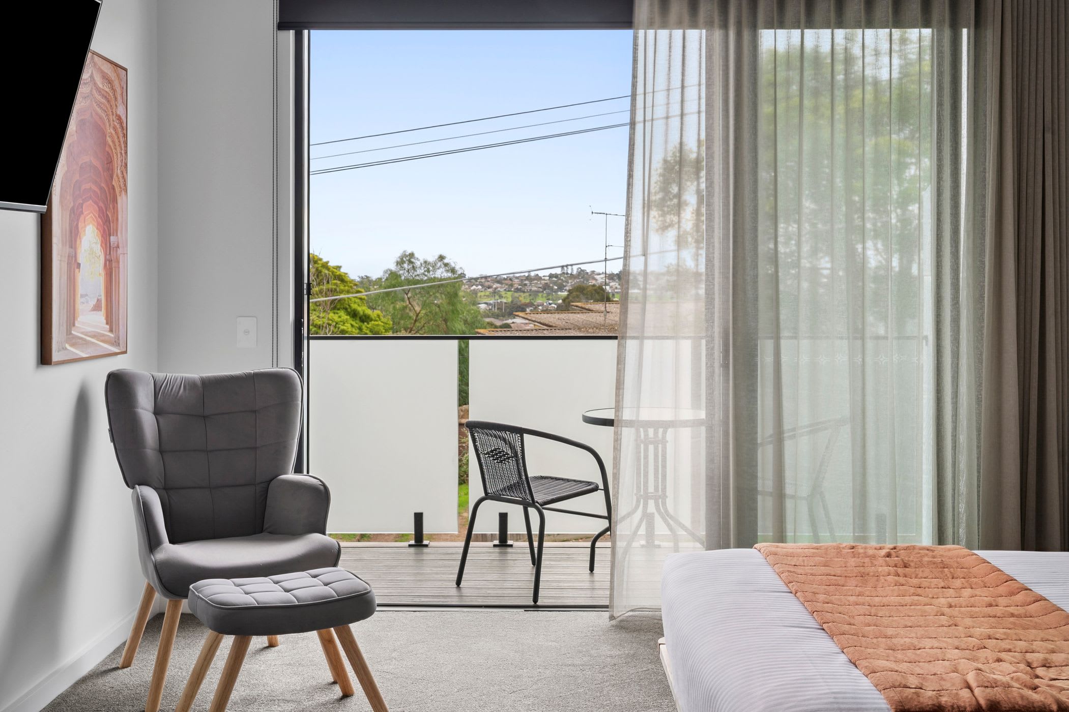 Furnished 1 Bedroom Rental in Belmont