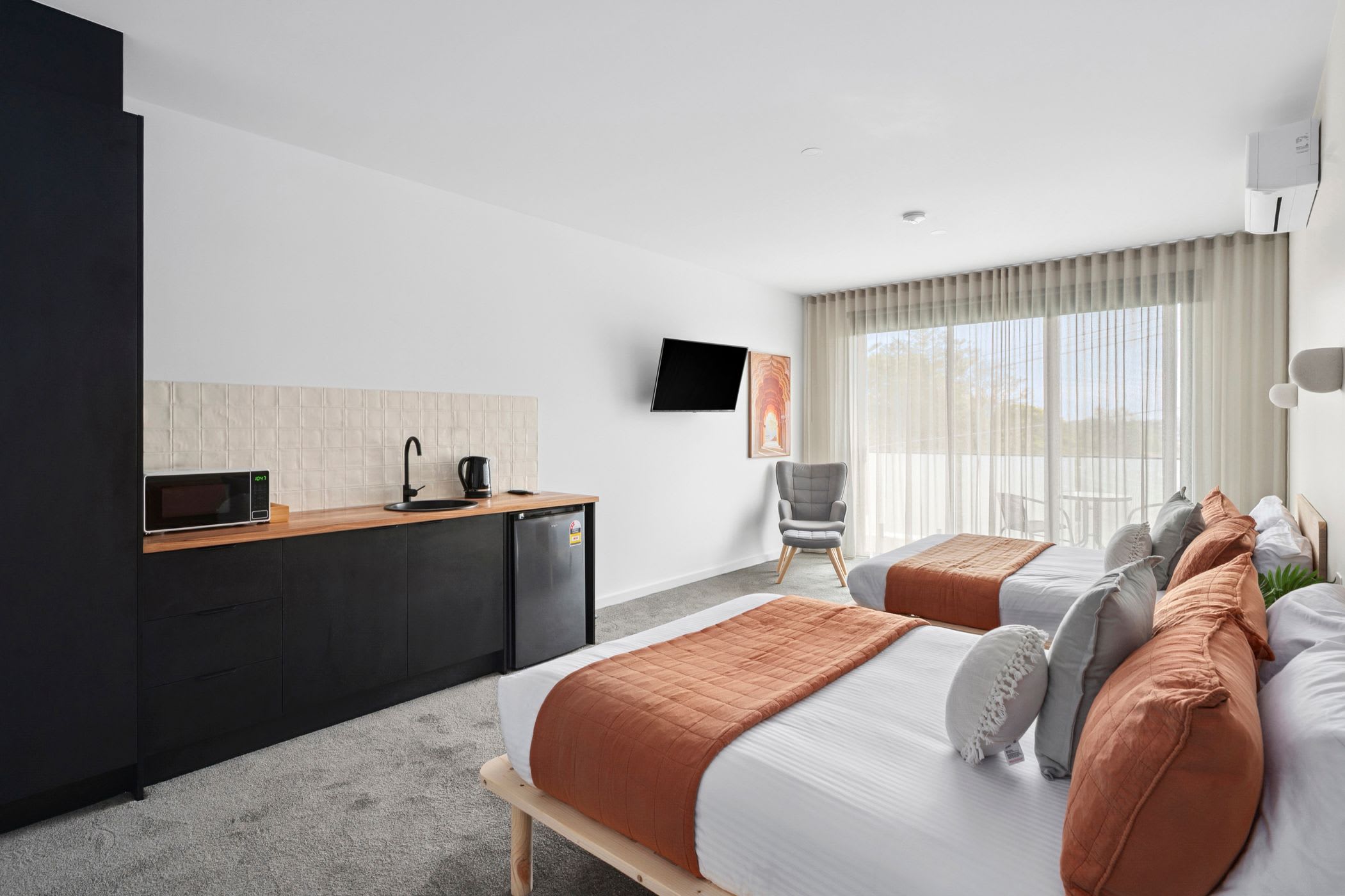 Furnished 1 Bedroom Rental in Belmont
