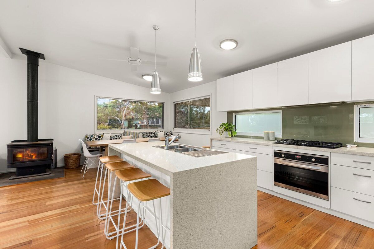 Furnished 4 Bedroom House in Aireys Inlet