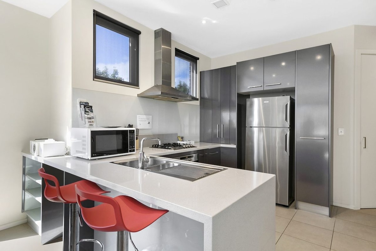 Furnished 2 Bedroom Apartment in Torquay
